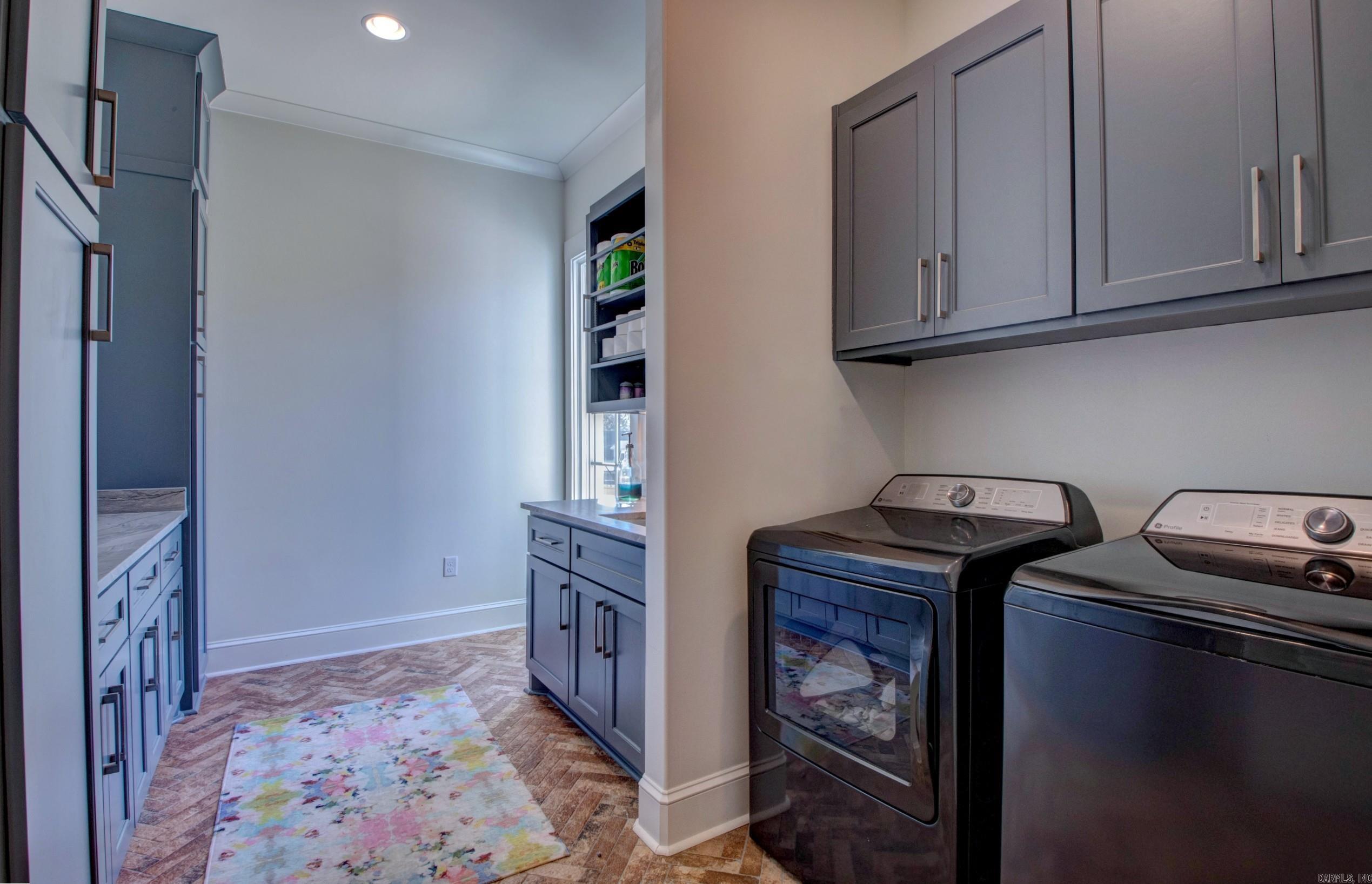 BEAR DEN ESTATES - Residential