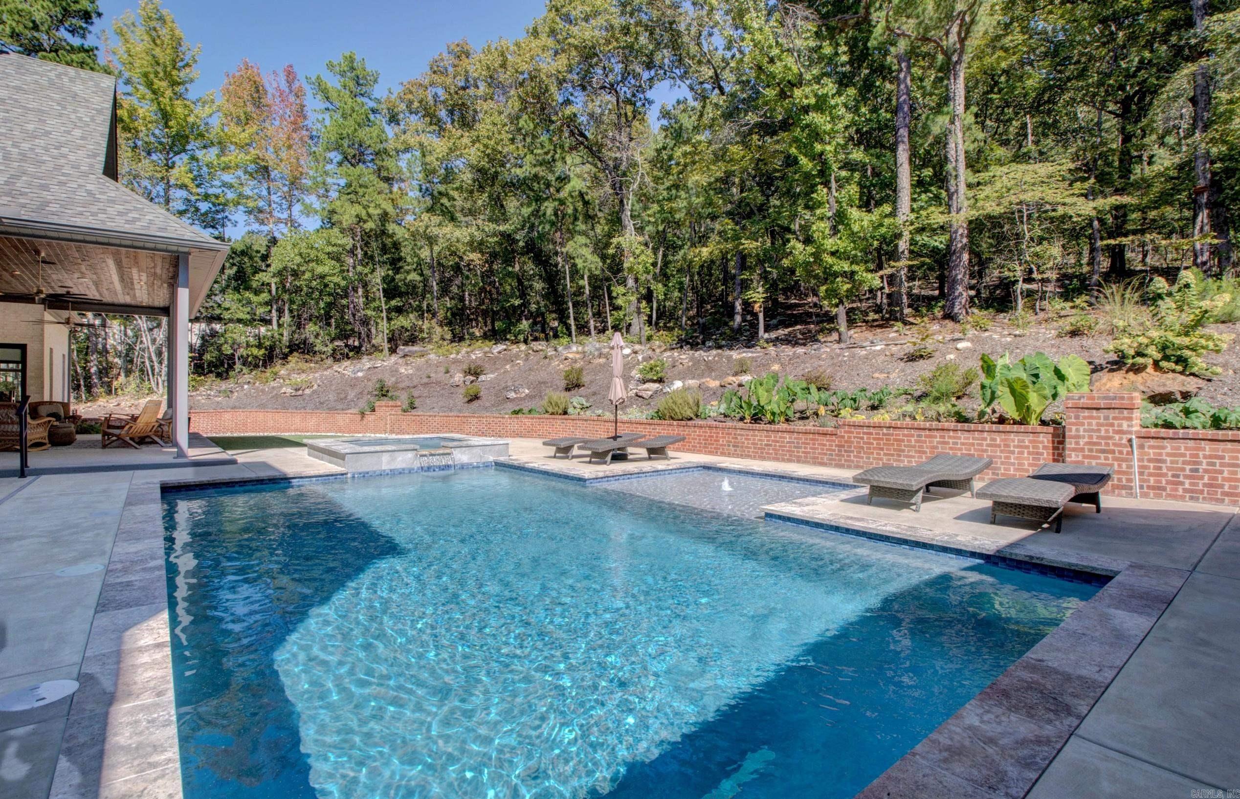 BEAR DEN ESTATES - Residential