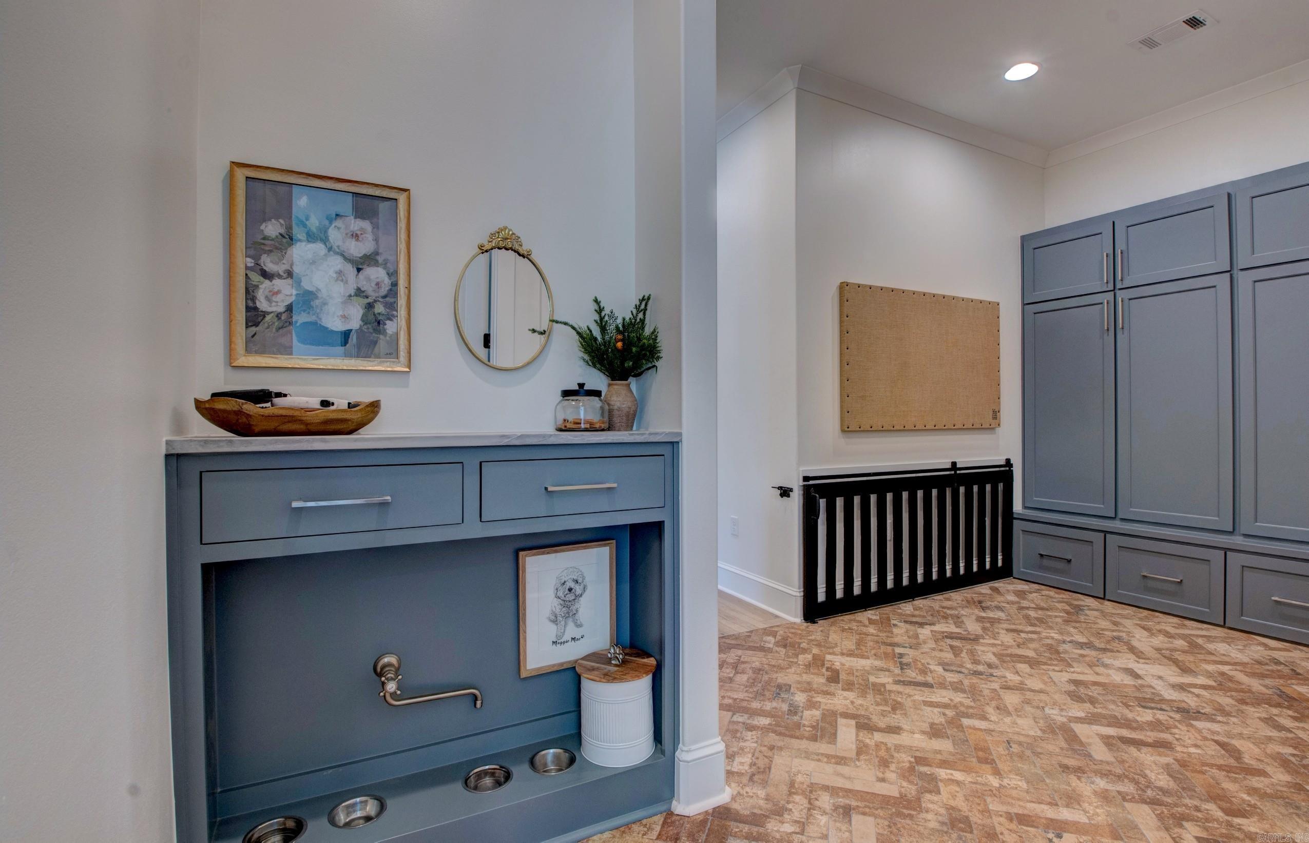 BEAR DEN ESTATES - Residential