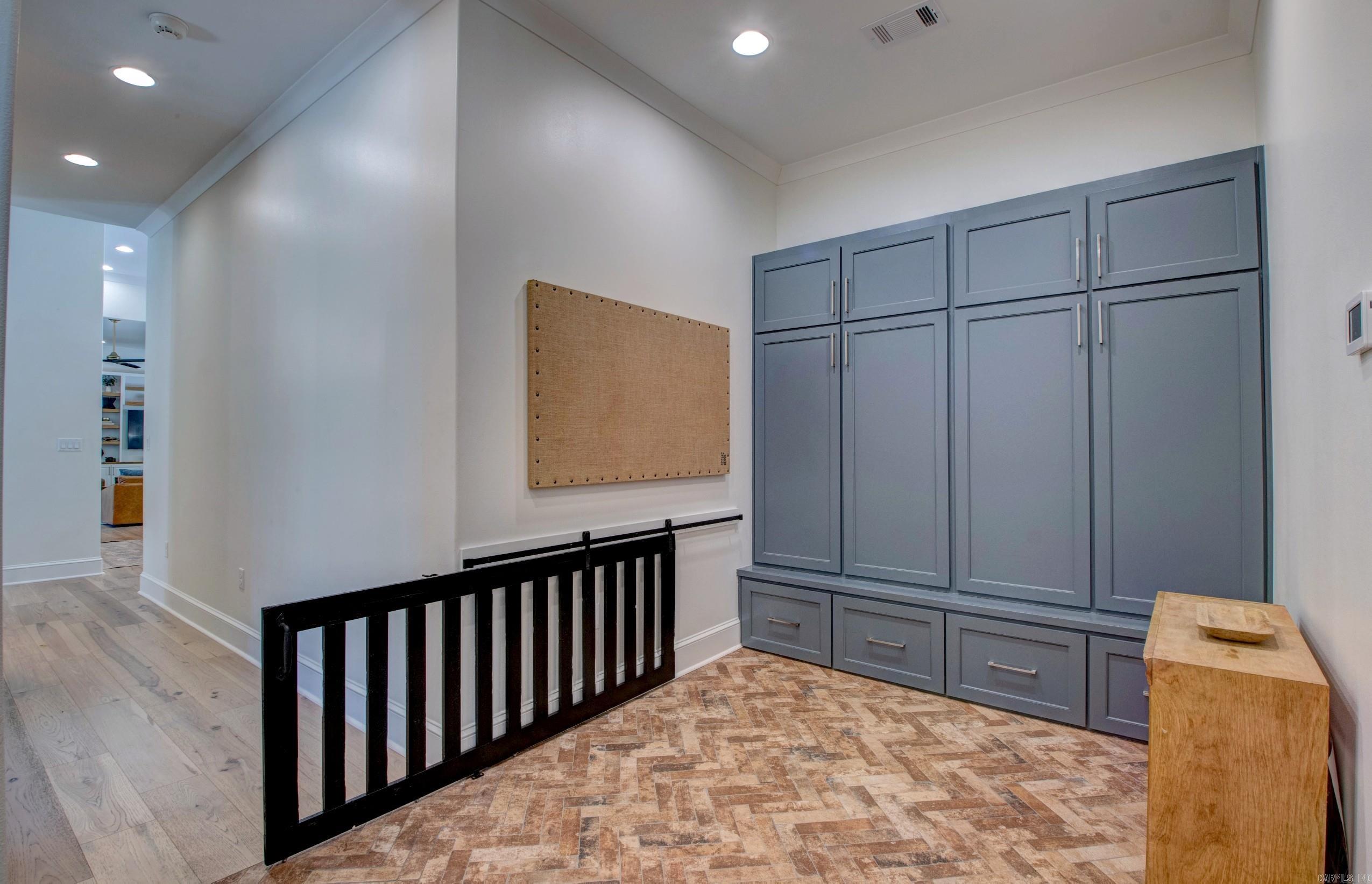 BEAR DEN ESTATES - Residential