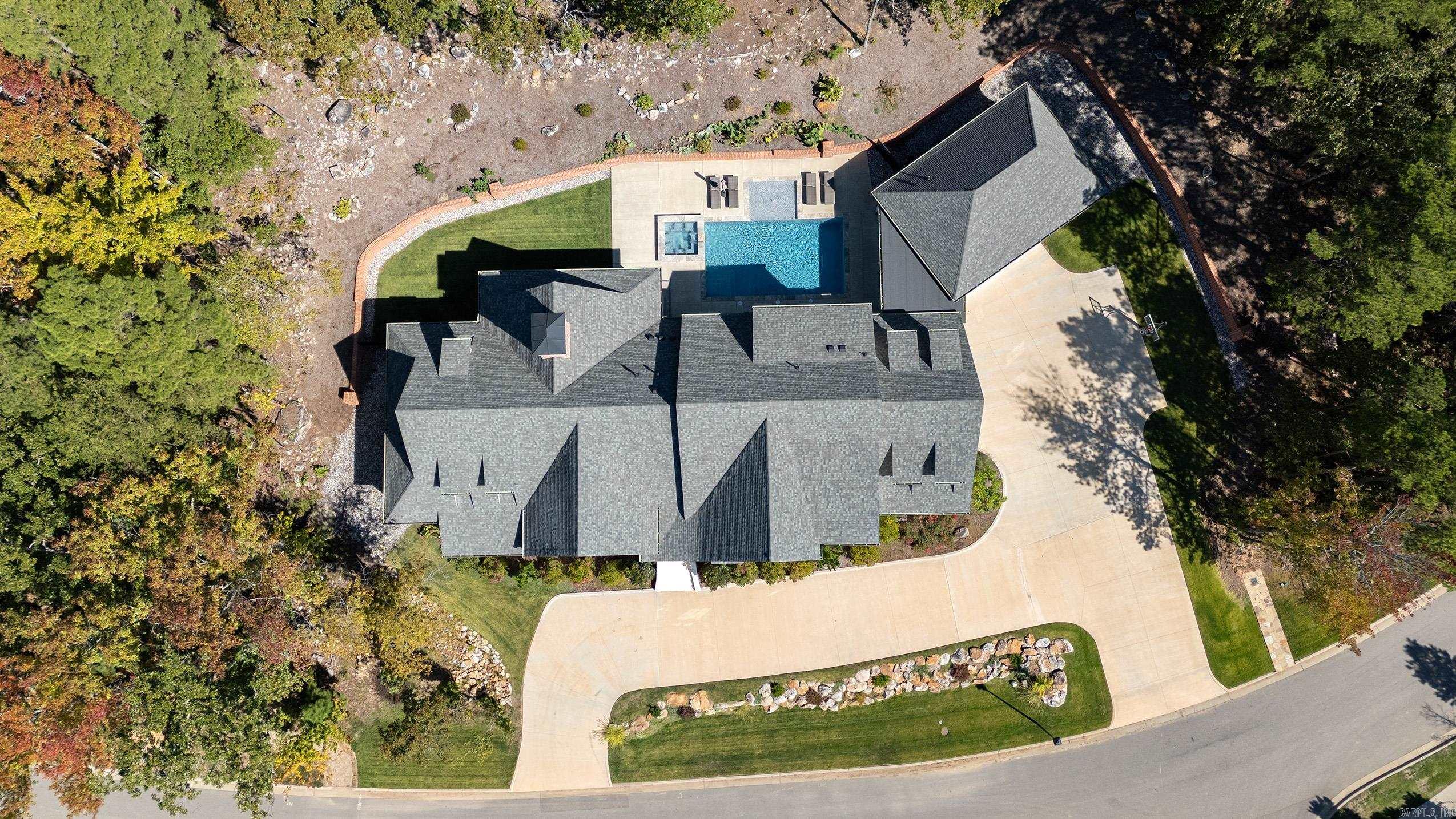 BEAR DEN ESTATES - Residential