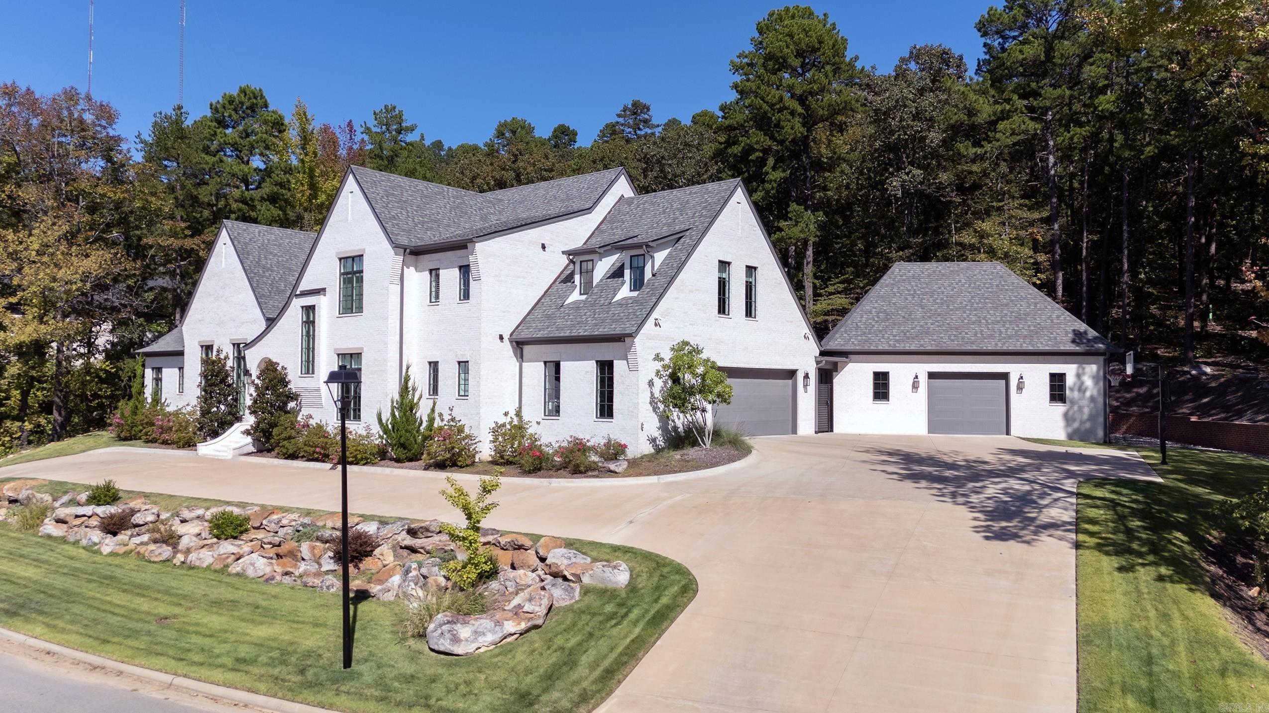 BEAR DEN ESTATES - Residential