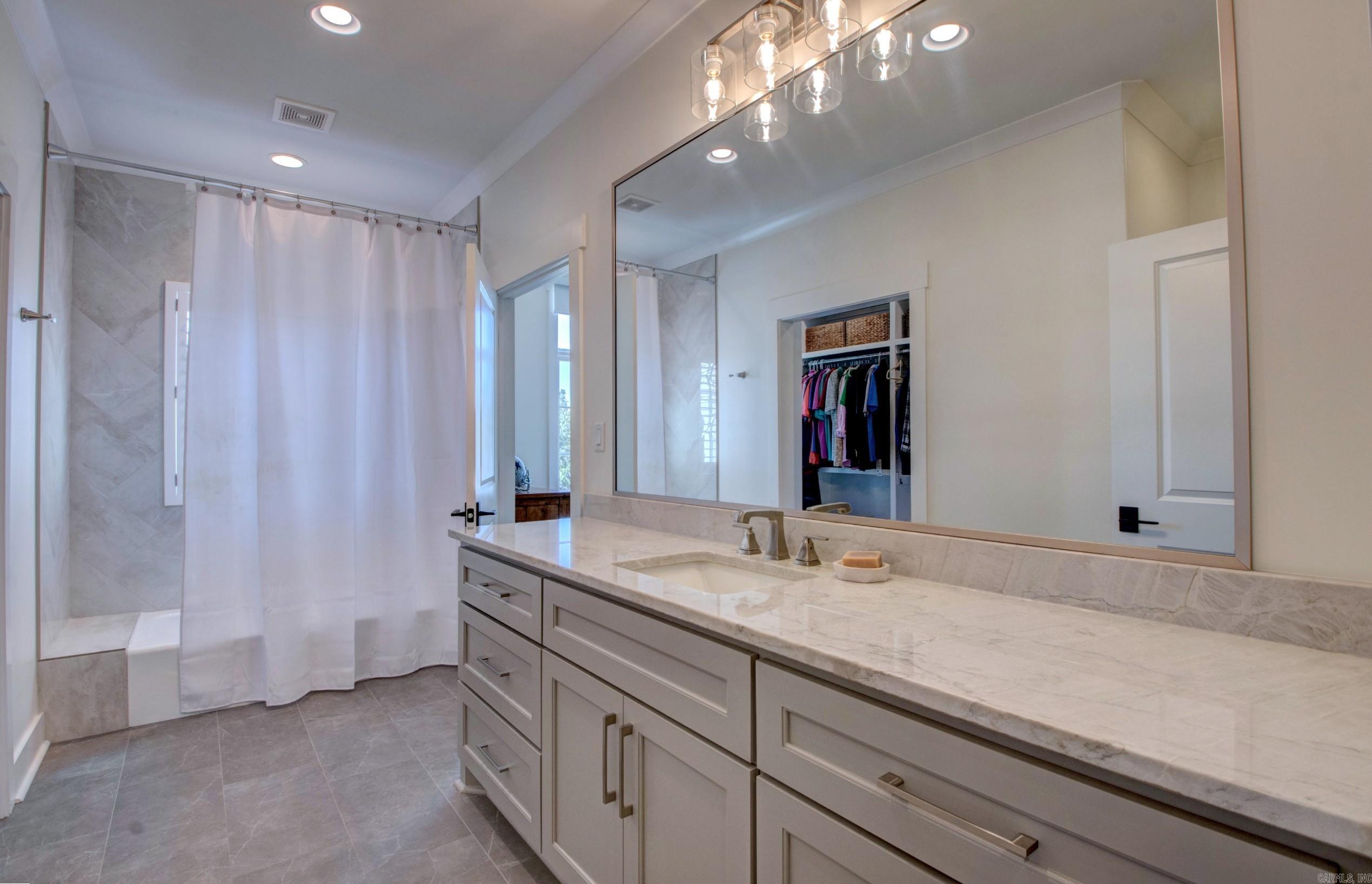 BEAR DEN ESTATES - Residential