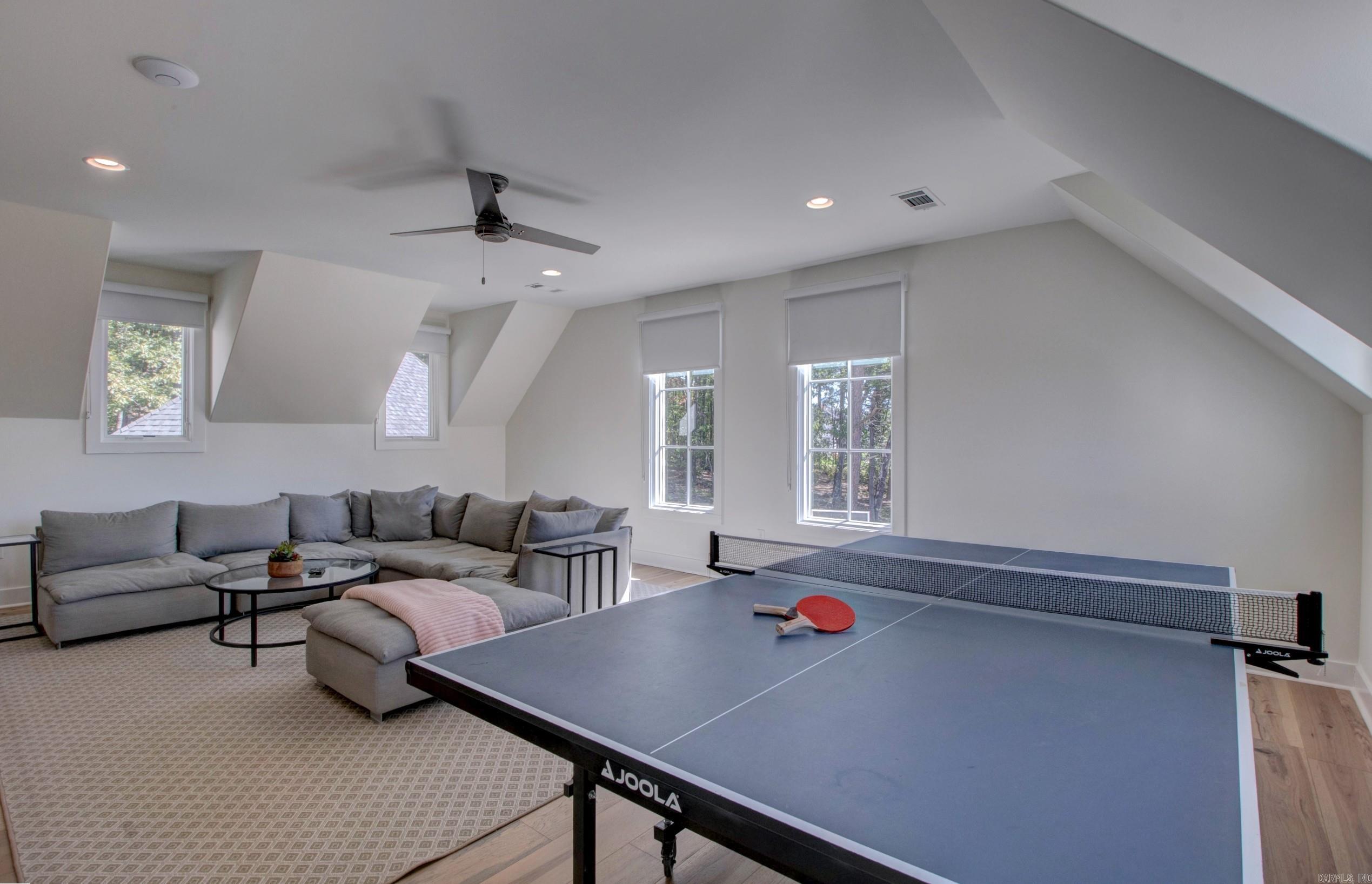 BEAR DEN ESTATES - Residential