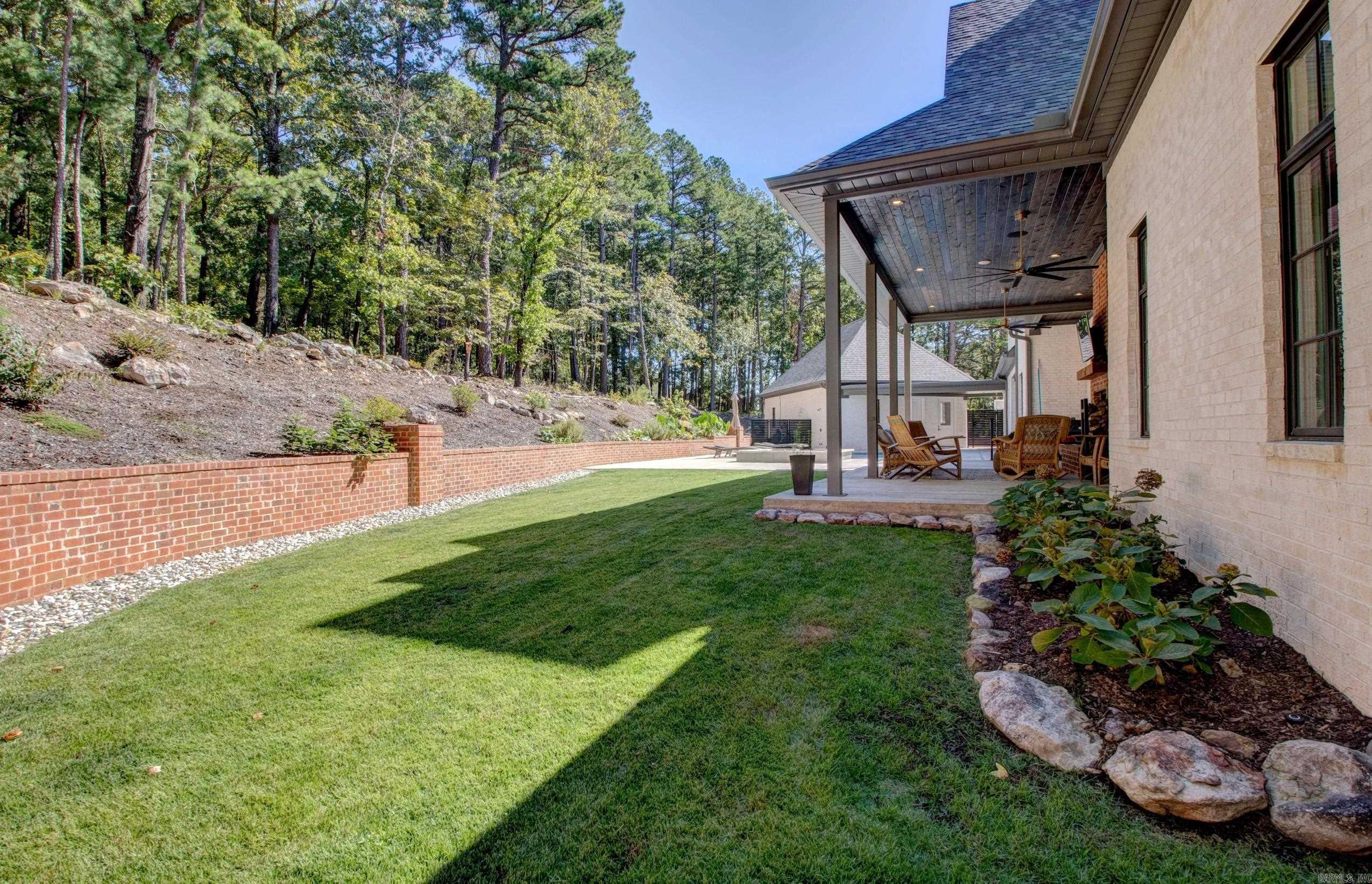 BEAR DEN ESTATES - Residential
