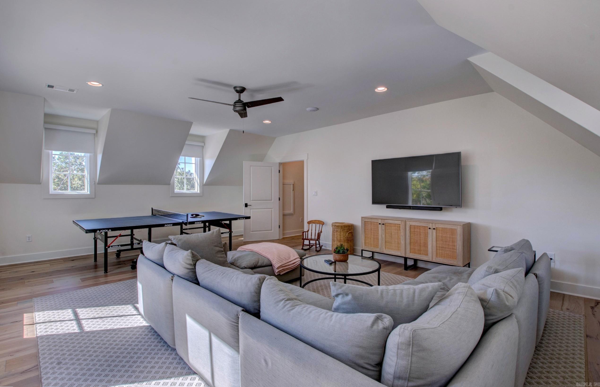 BEAR DEN ESTATES - Residential