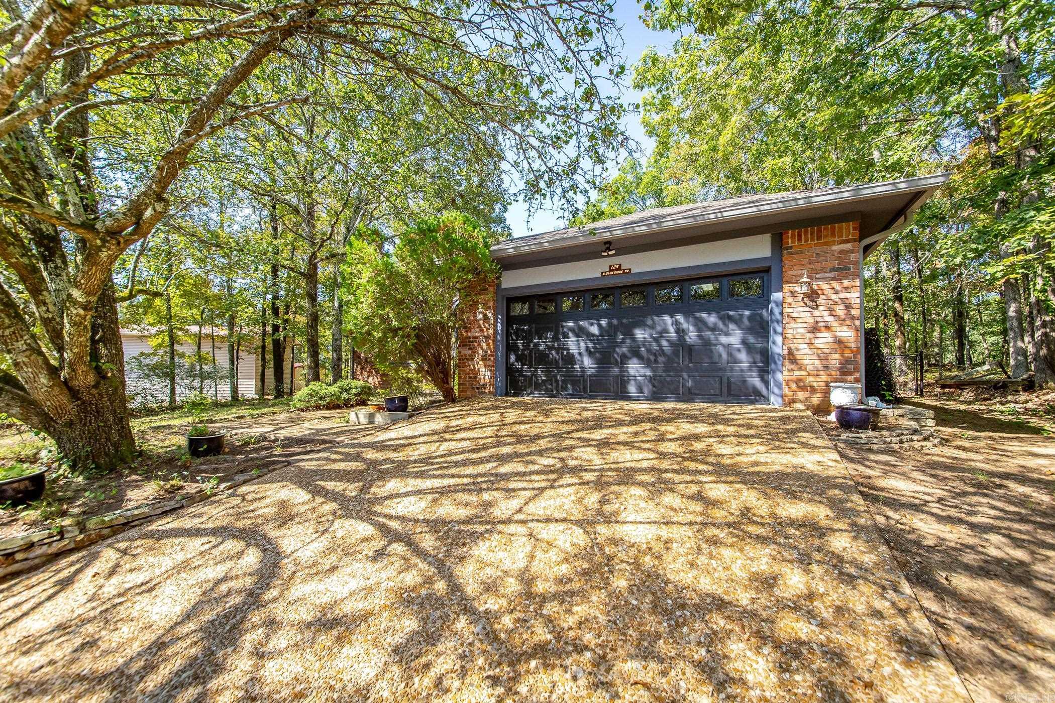 CASTLE RIDGE - Residential