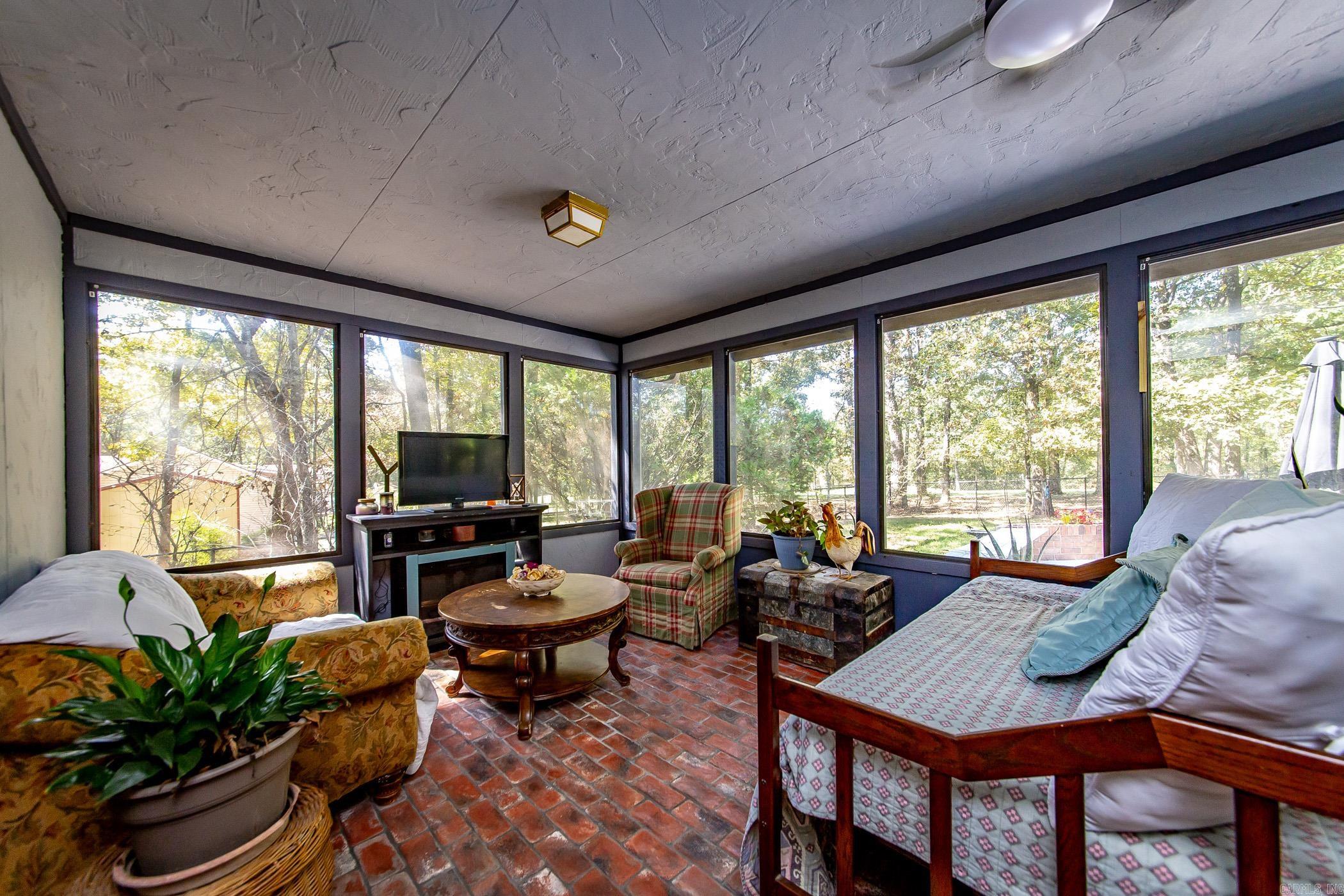 CASTLE RIDGE - Residential