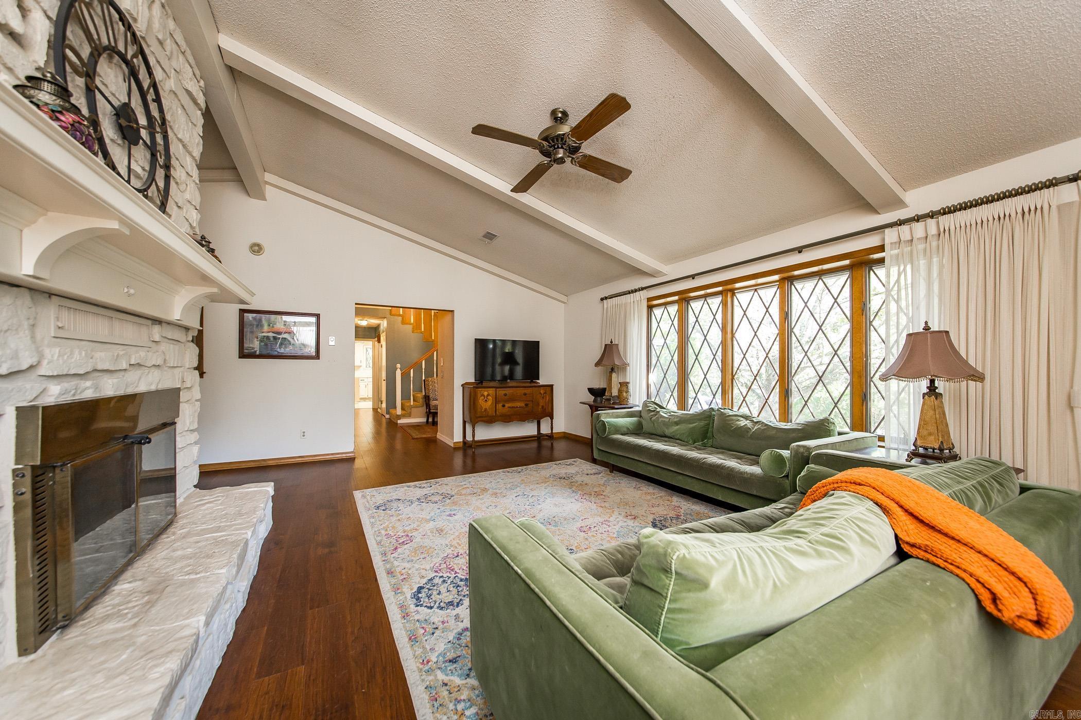 CASTLE RIDGE - Residential