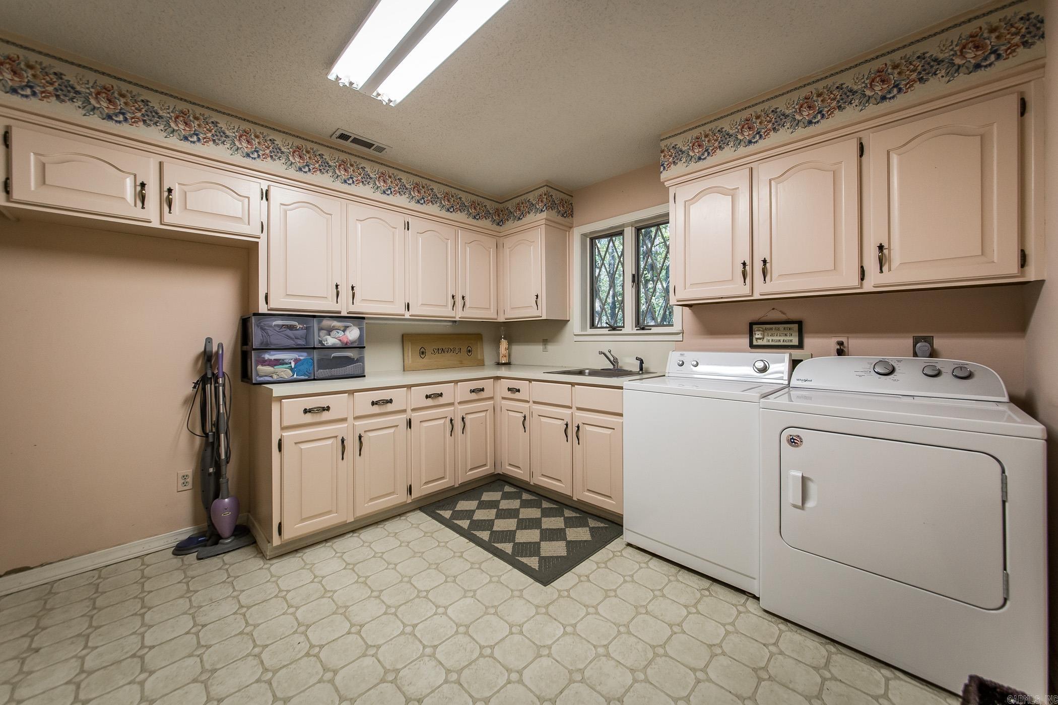 CASTLE RIDGE - Residential