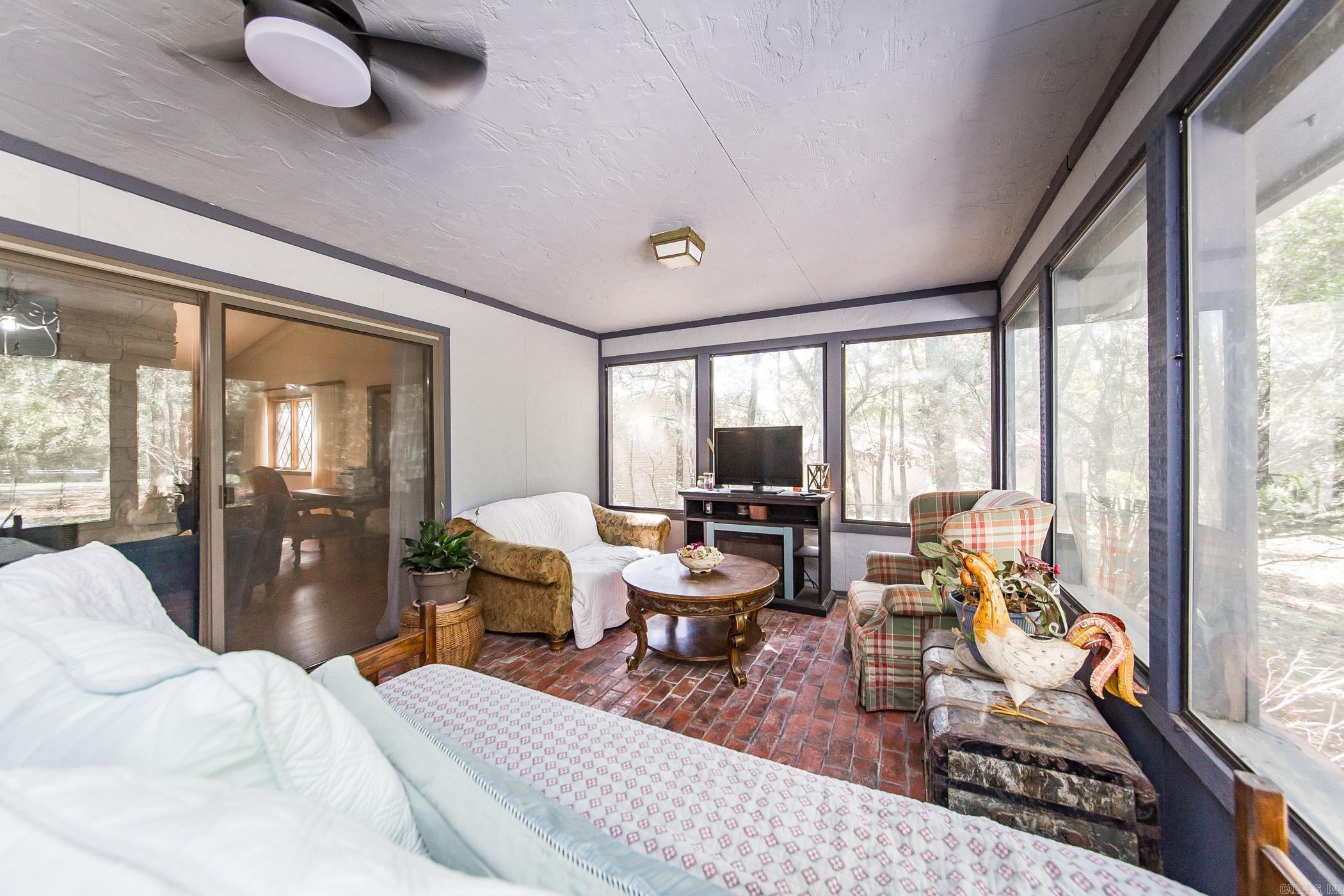 CASTLE RIDGE - Residential