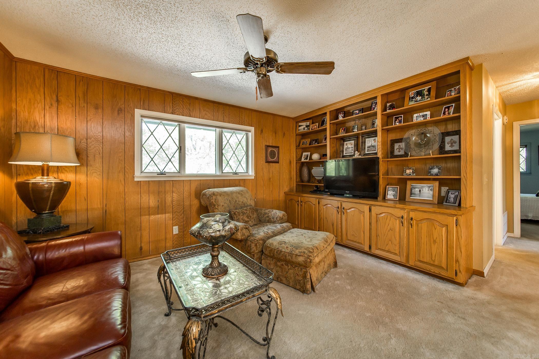 CASTLE RIDGE - Residential