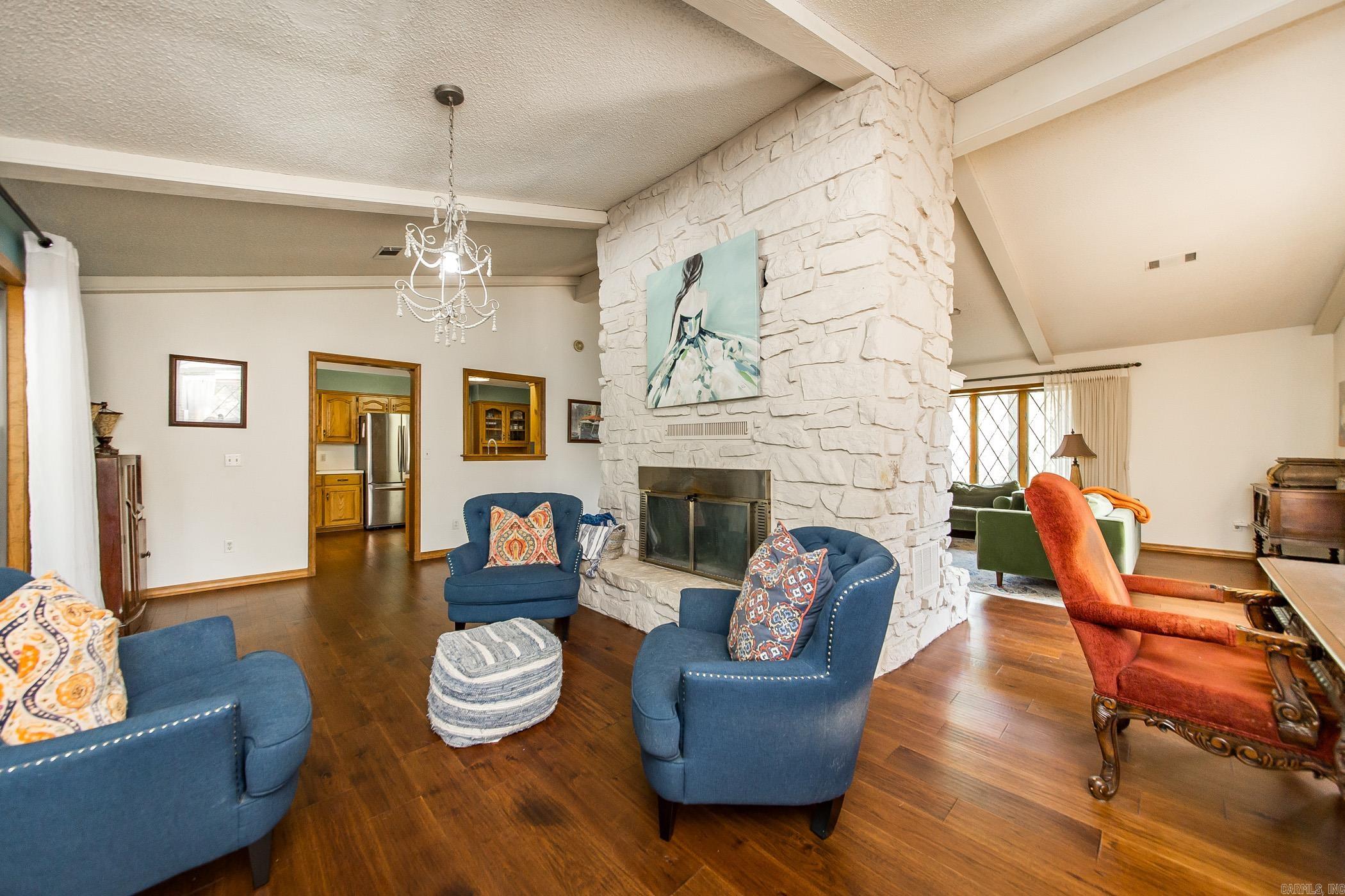 CASTLE RIDGE - Residential