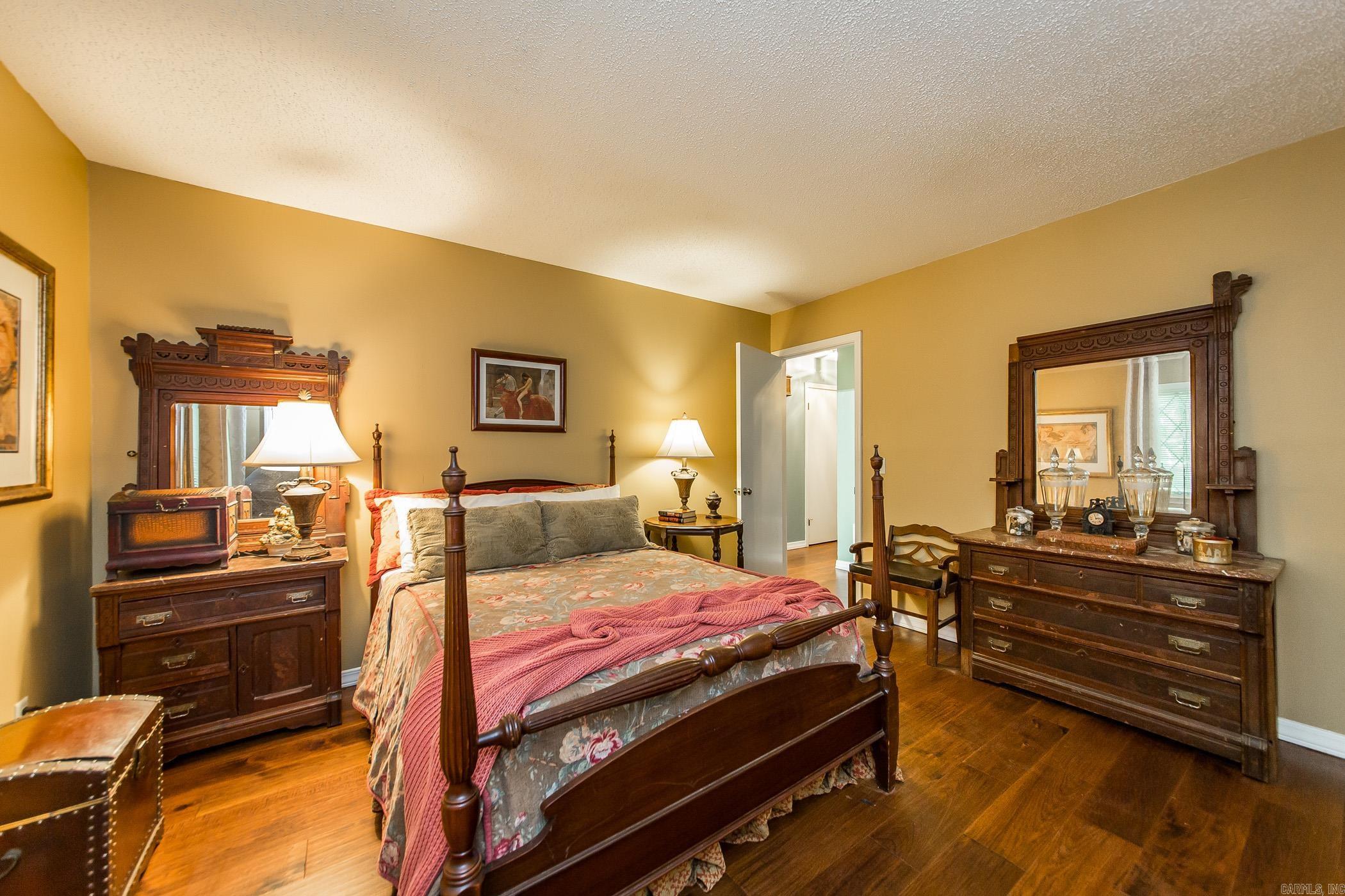 CASTLE RIDGE - Residential