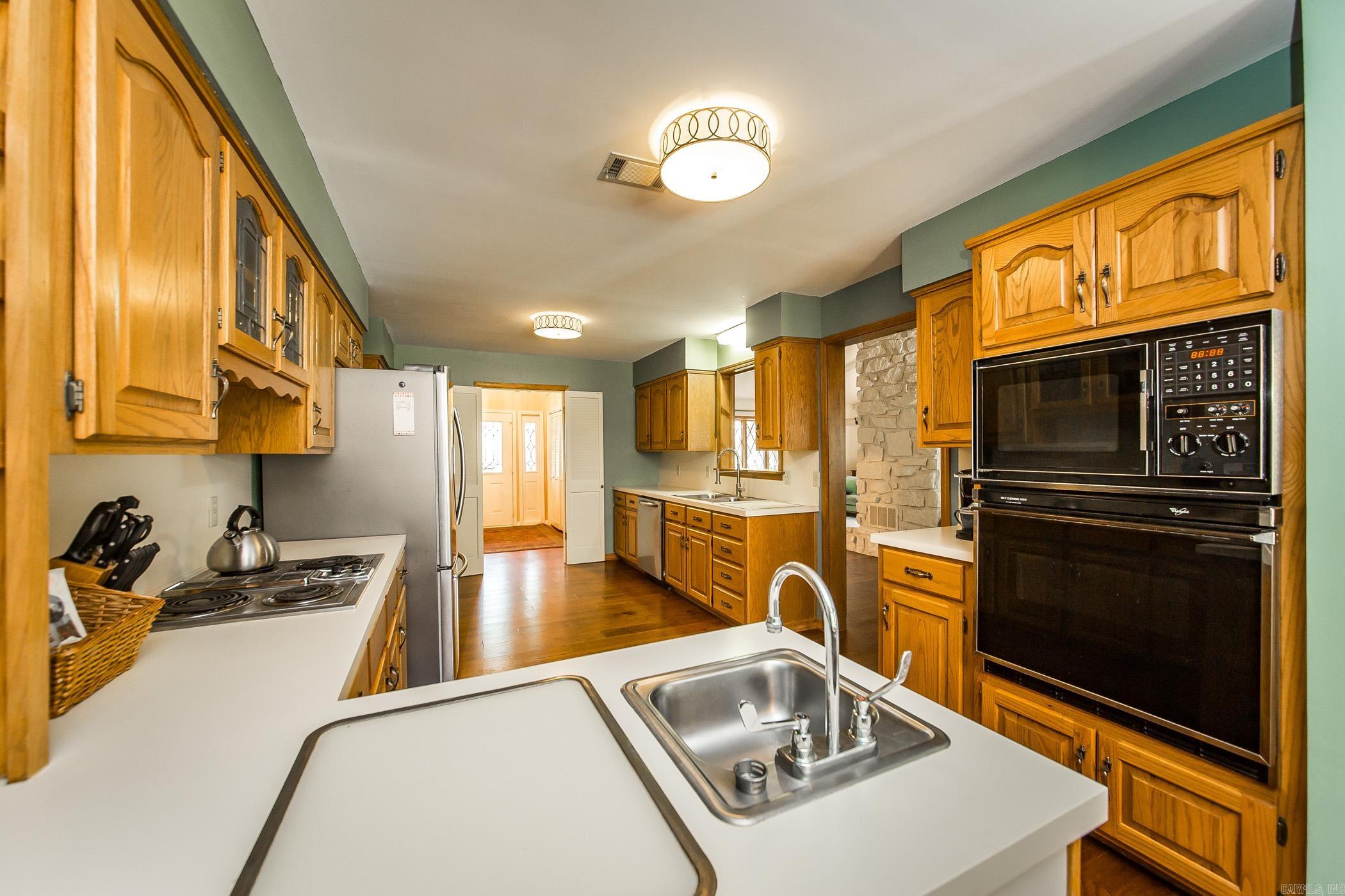 CASTLE RIDGE - Residential