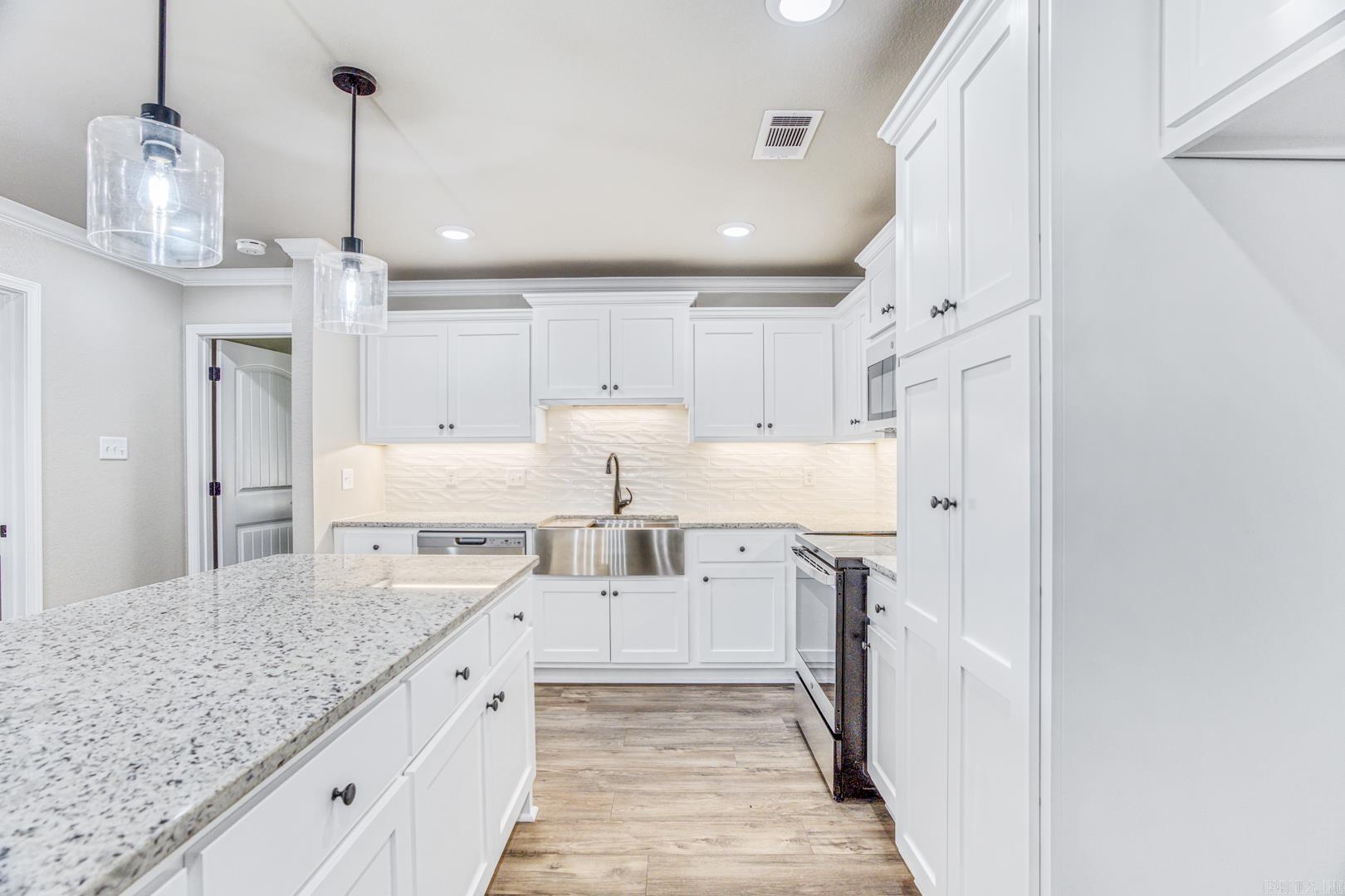 AUTUMN BROOKE - Residential