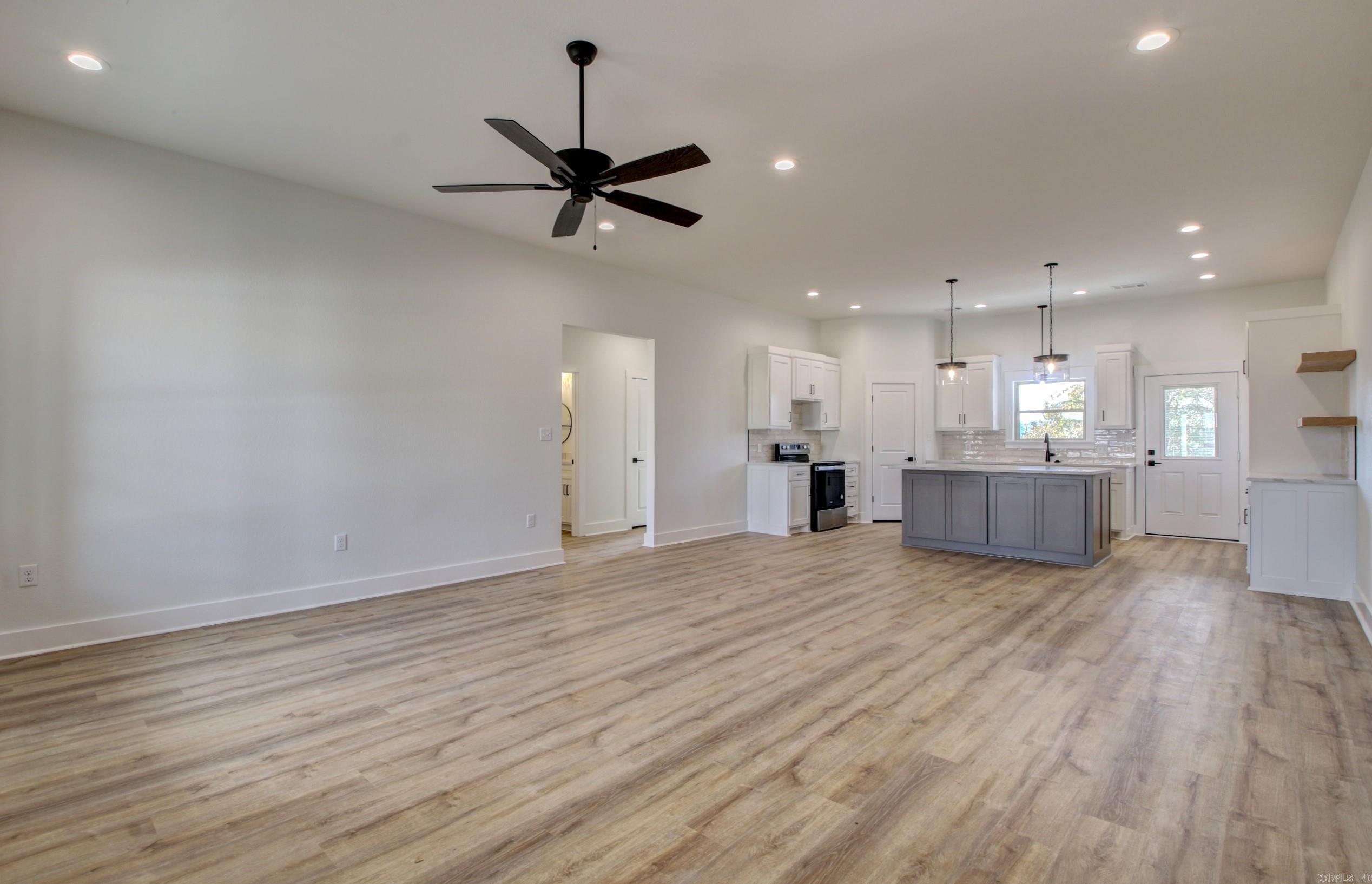 EAST MEADOW - Residential