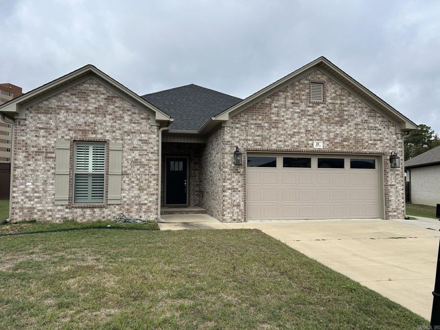Wonderful like new home on quiet street. Plantation shutters, hardwood floors throughout home. Fully fenced large backyard. Outside there's a covered pergola. Cubbies at garage door, SS appliances, & Quartz in kitchen and baths.