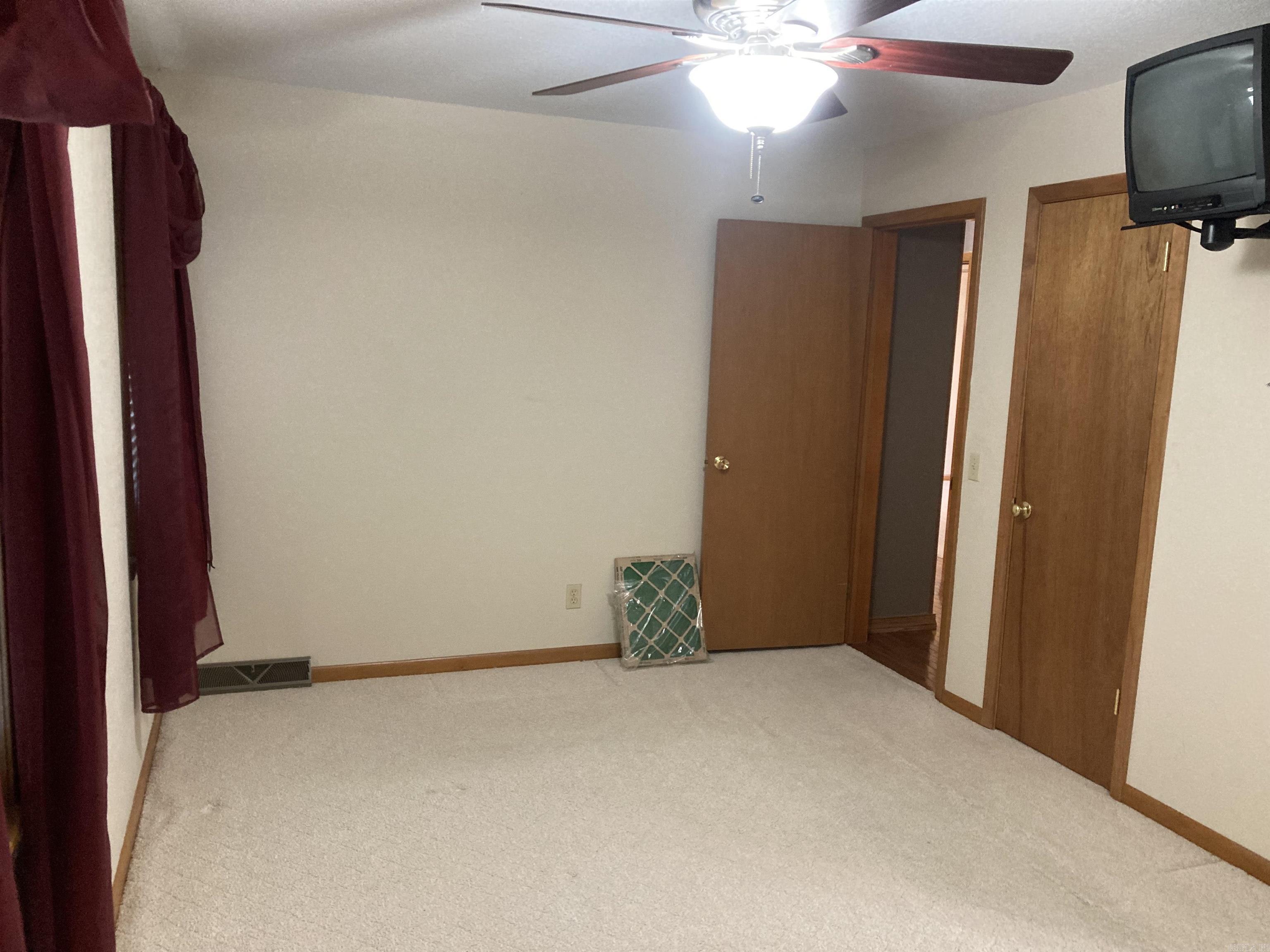 M&B PIGGOTT 2-20-8 - Residential