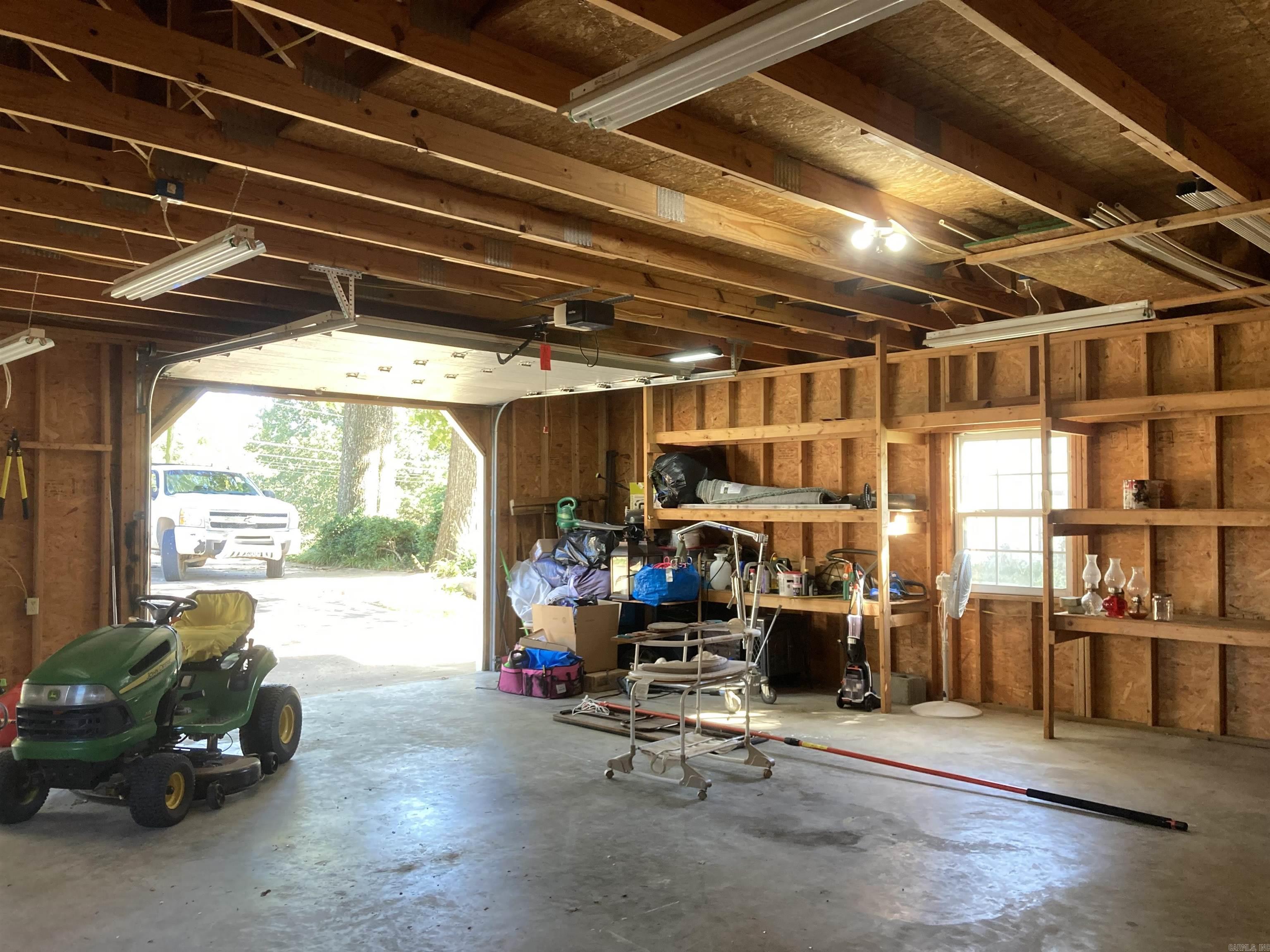 M&B PIGGOTT 2-20-8 - Residential