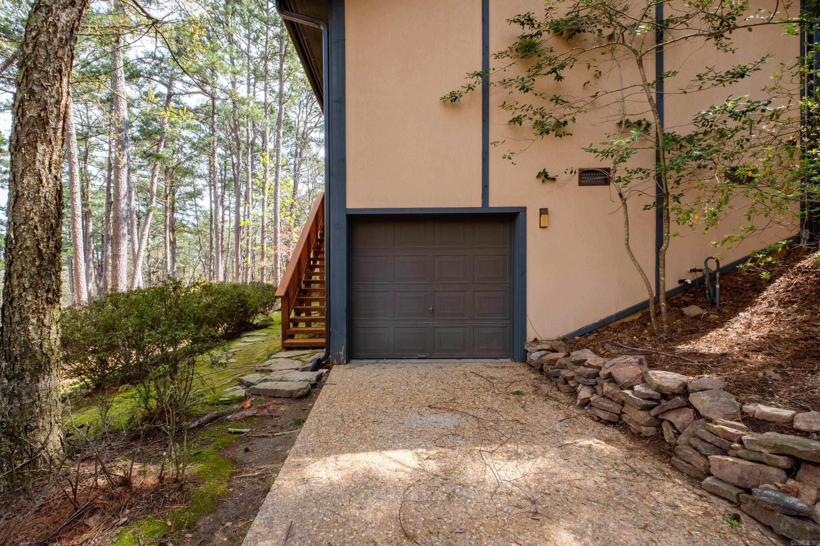 PINNACLE RIDGE ESTATES - Residential