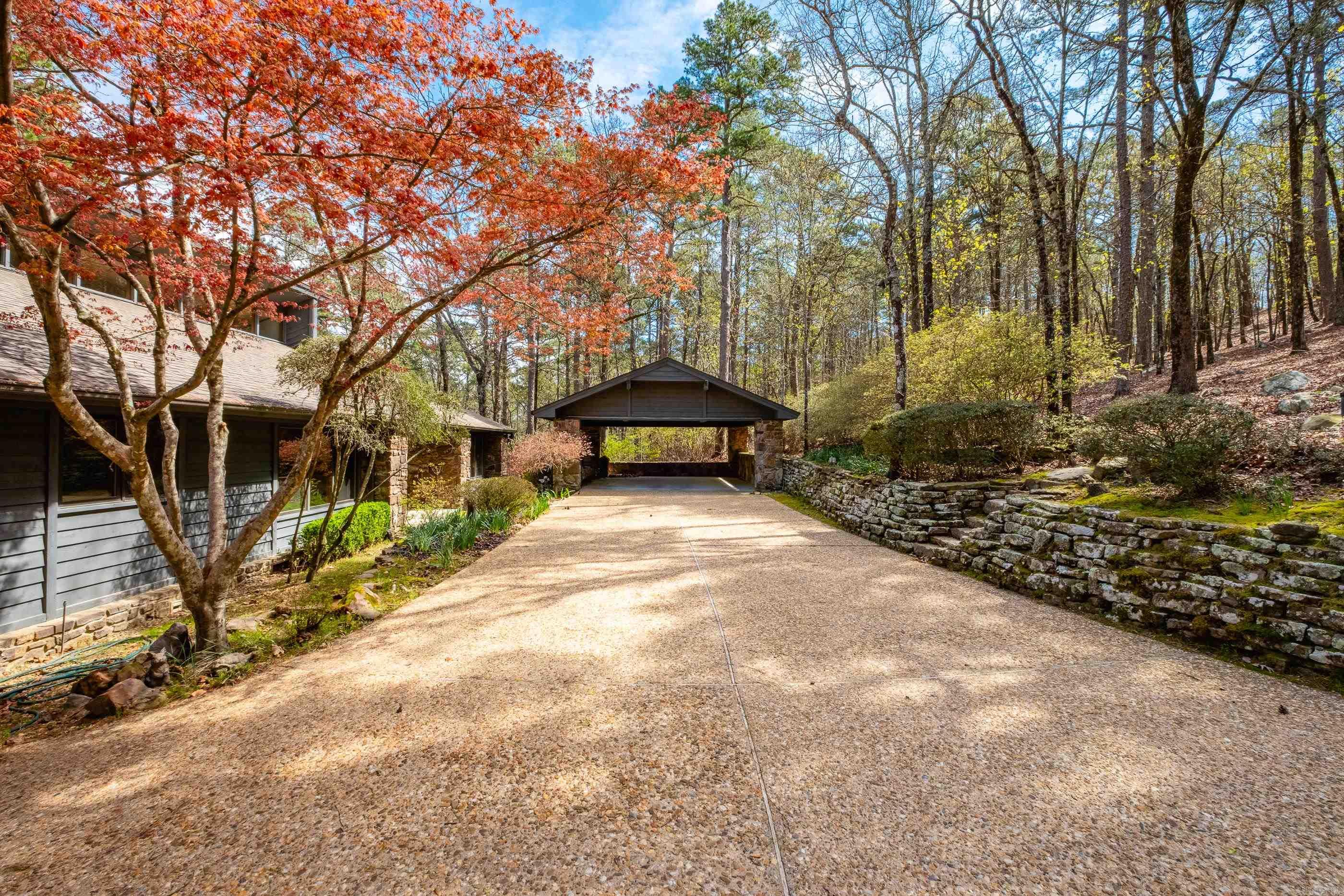 PINNACLE RIDGE ESTATES - Residential