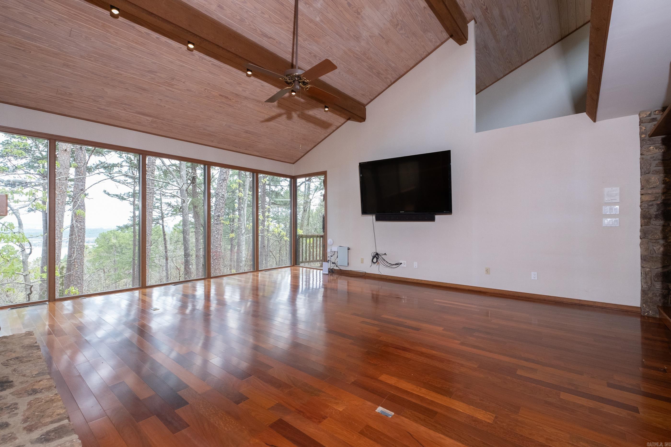 PINNACLE RIDGE ESTATES - Residential