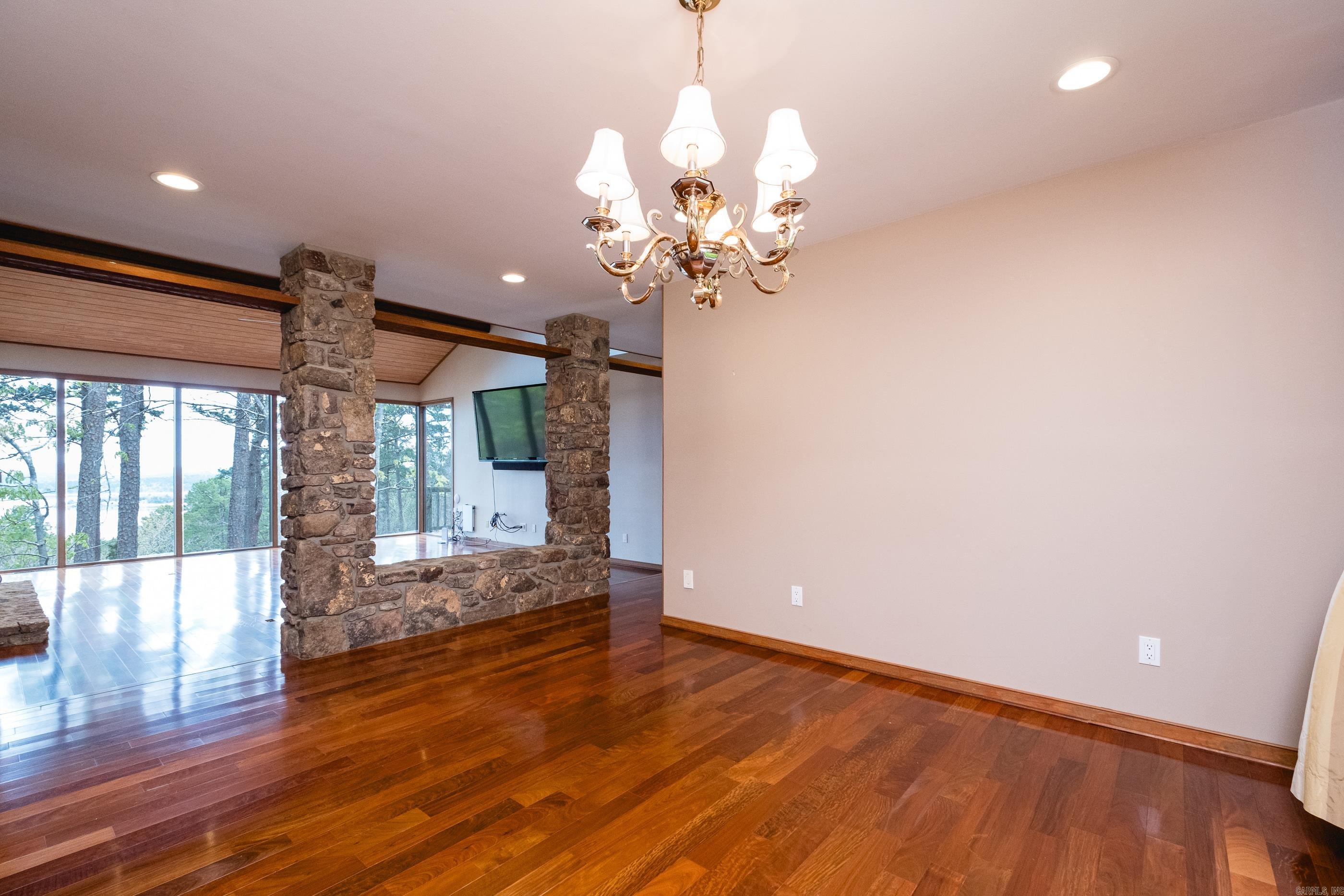 PINNACLE RIDGE ESTATES - Residential