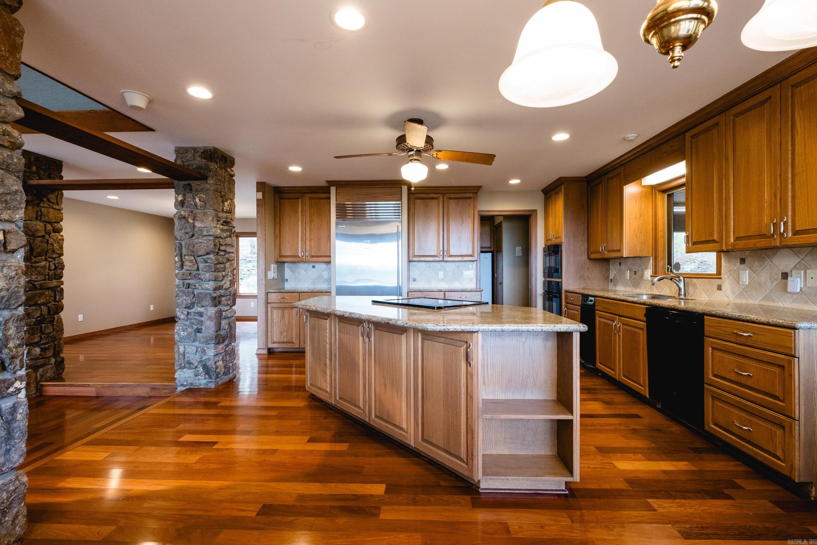 PINNACLE RIDGE ESTATES - Residential