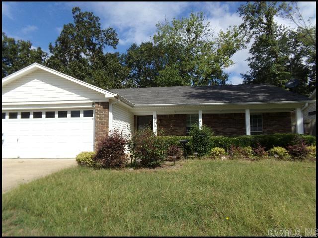CUTE HOME IN THE CRYSTAL VALLEY MANOR SUBDIVISION!! This Three Bedroom And Two Bath Home Features Over 1,200 Square Feet Of Living Space! Refrigerator, Dishwasher, and Disposal In The Kitchen! Separate Dining Area and Nice Family Room! Carpet And Wood Floors Throughout! Large Fenced Backyard With Patio Area! Two Car Garage For Parking! AVAILABLE NOW!!!