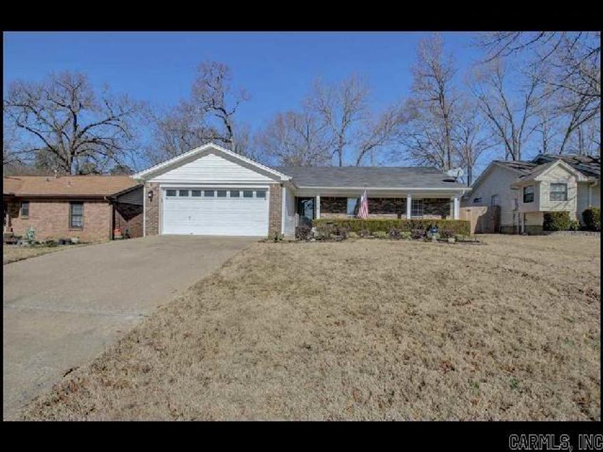 CUTE HOME IN THE CRYSTAL VALLEY MANOR SUBDIVISION!! This Three Bedroom And Two Bath Home Features Over 1,200 Square Feet Of Living Space! Refrigerator, Dishwasher, and Disposal In The Kitchen! Separate Dining Area and Nice Family Room! Carpet And Wood Floors Throughout! Large Fenced Backyard With Patio Area! Two Car Garage For Parking! AVAILABLE NOW!!!  <a href='https://raineyrealty.com/virtualtour.php?r=cfBK5N'> Click here for a 360° Virtual Tour</a>