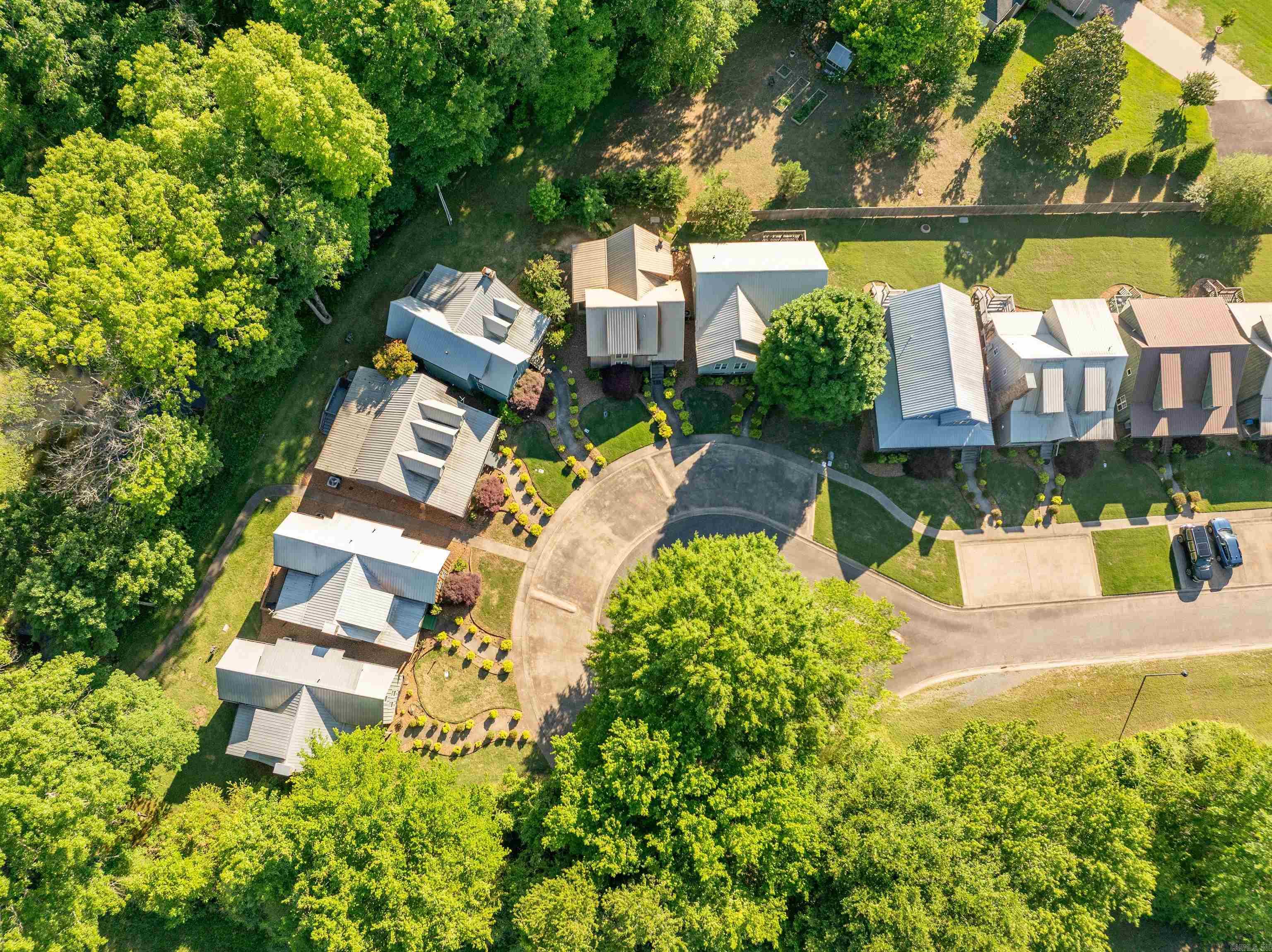 THE SETTLEMENT - Residential