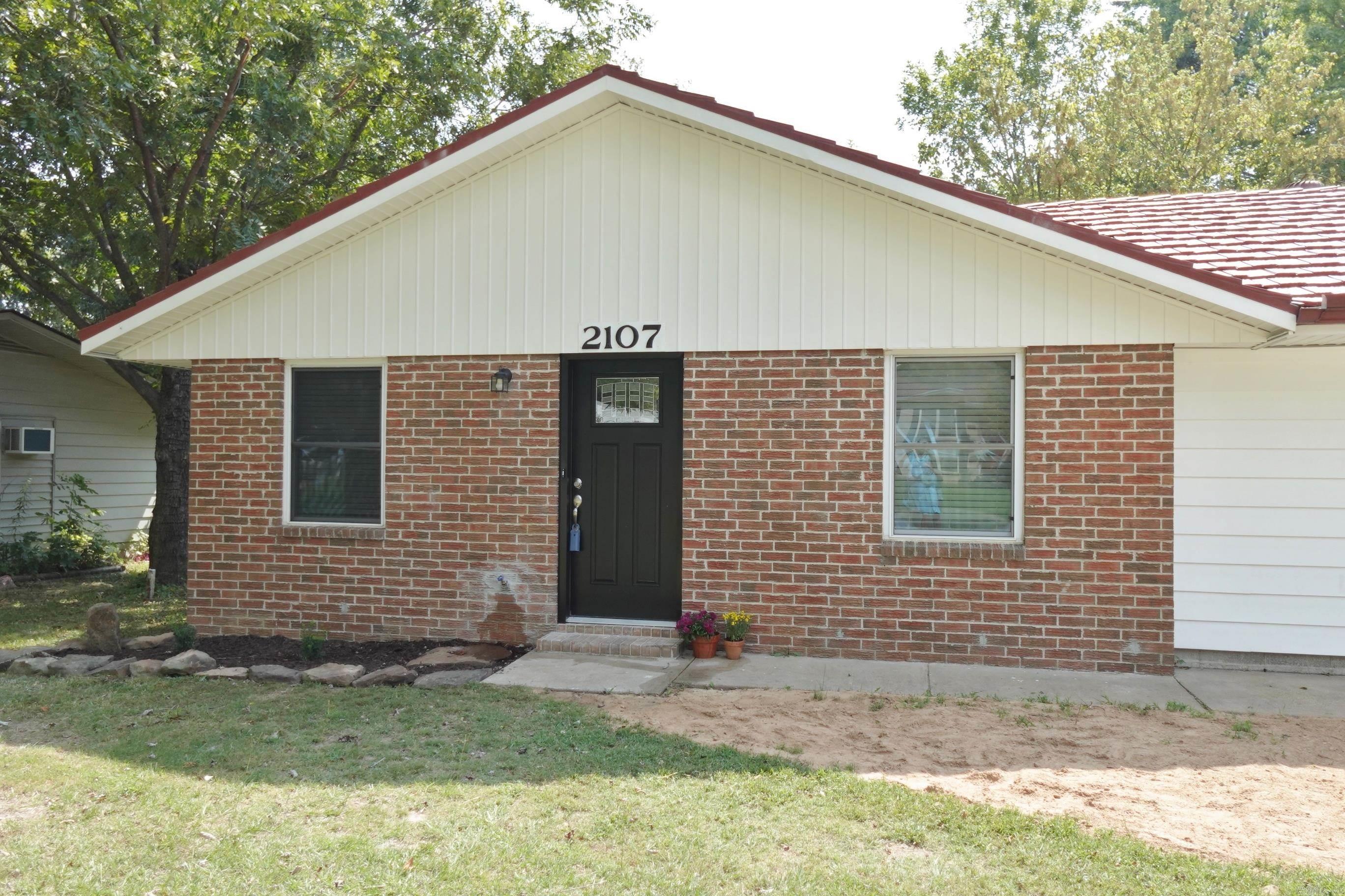 CONWAY MANOR - Residential