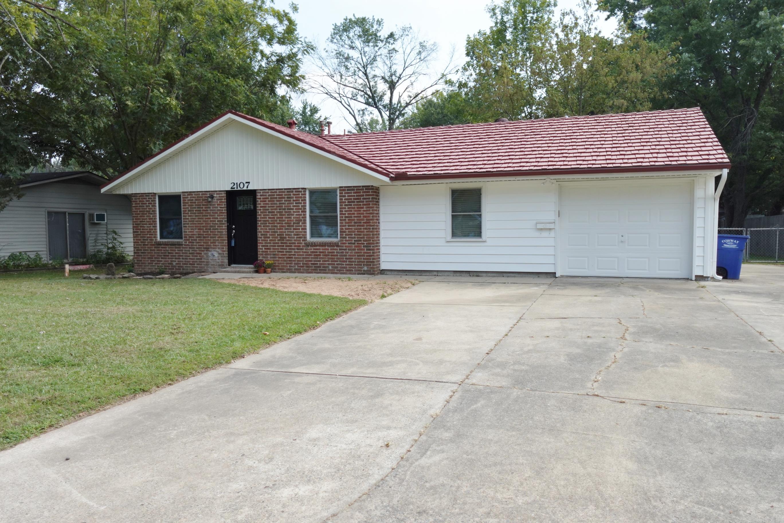 CONWAY MANOR - Residential