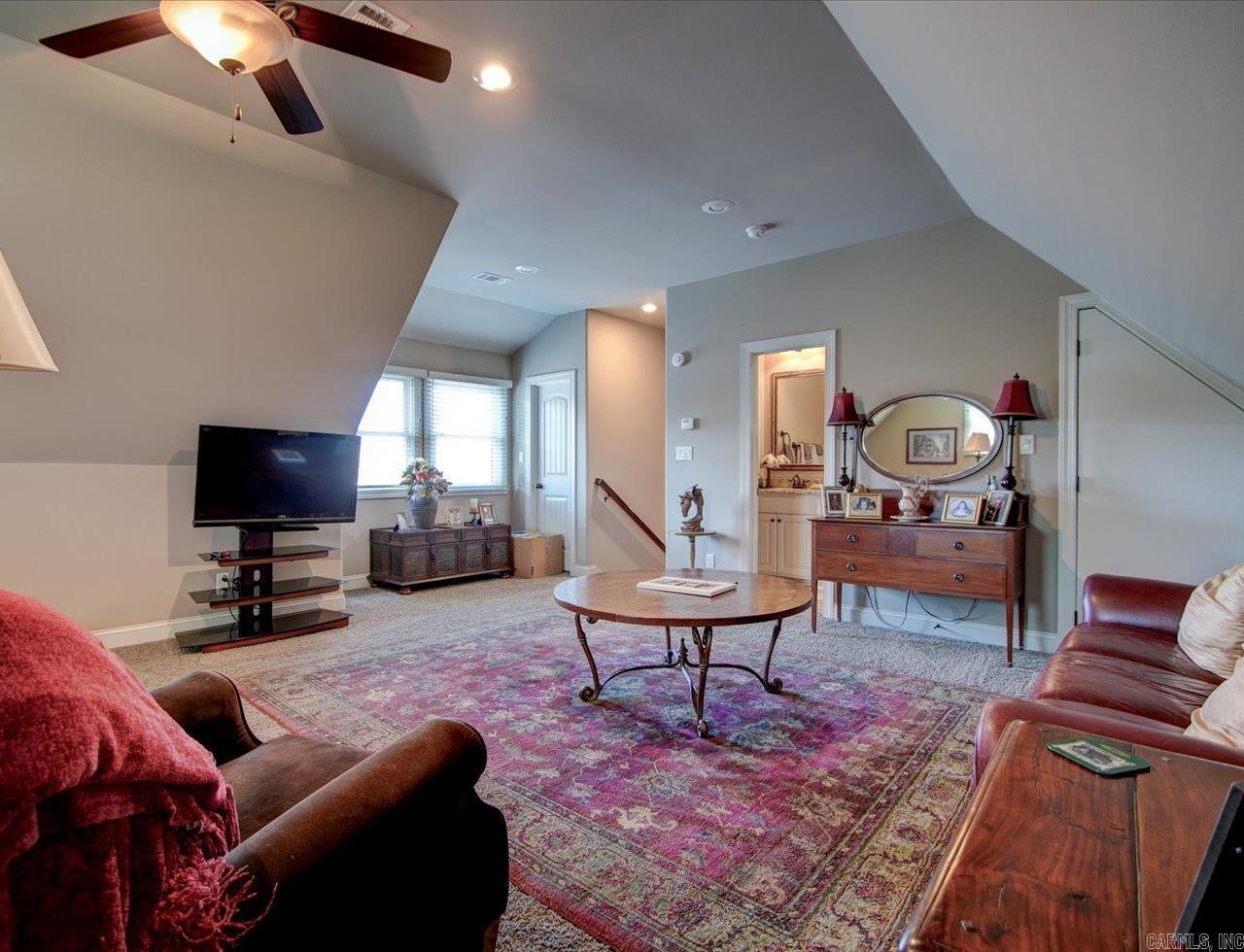 ARLINGTON PARK - Residential