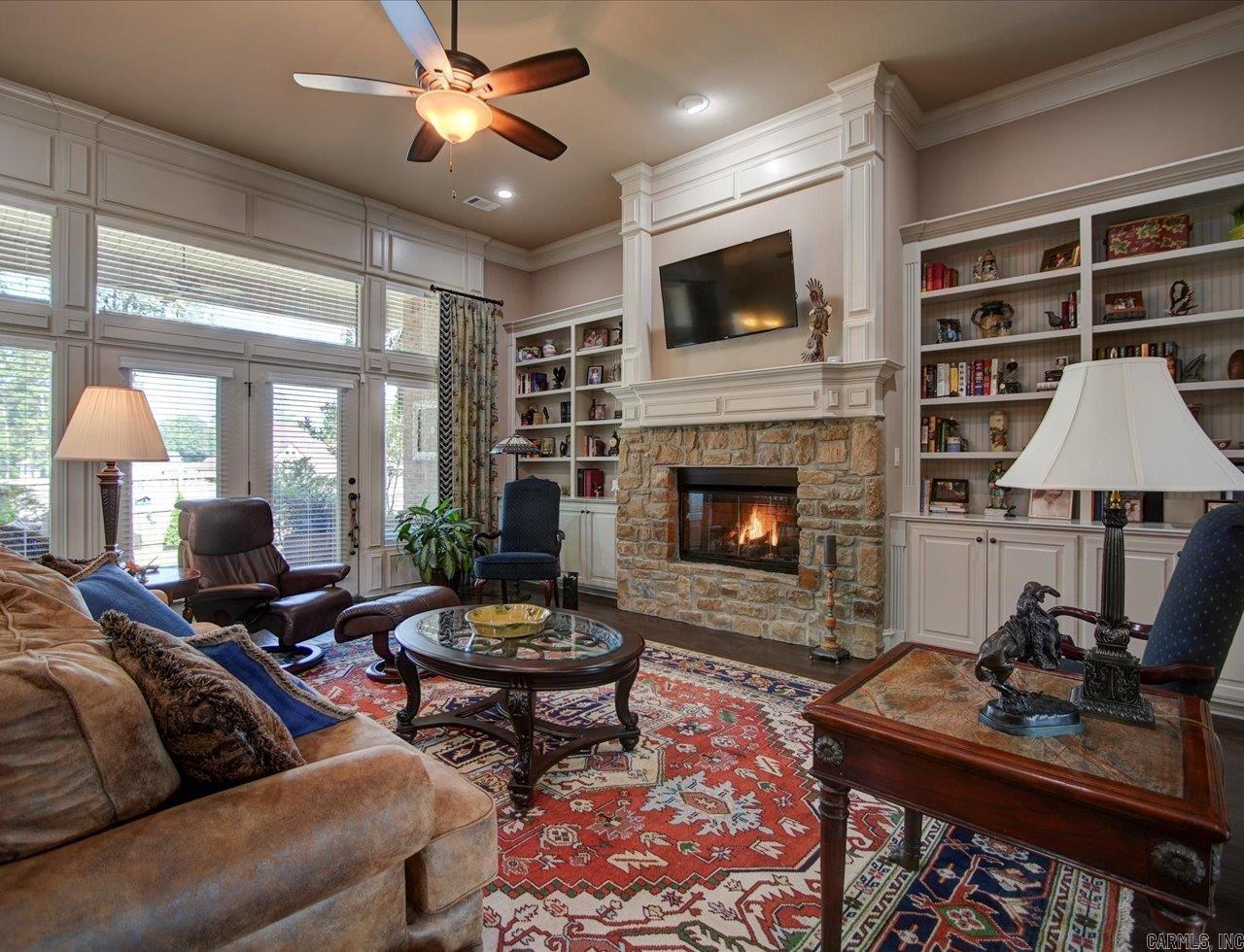 ARLINGTON PARK - Residential