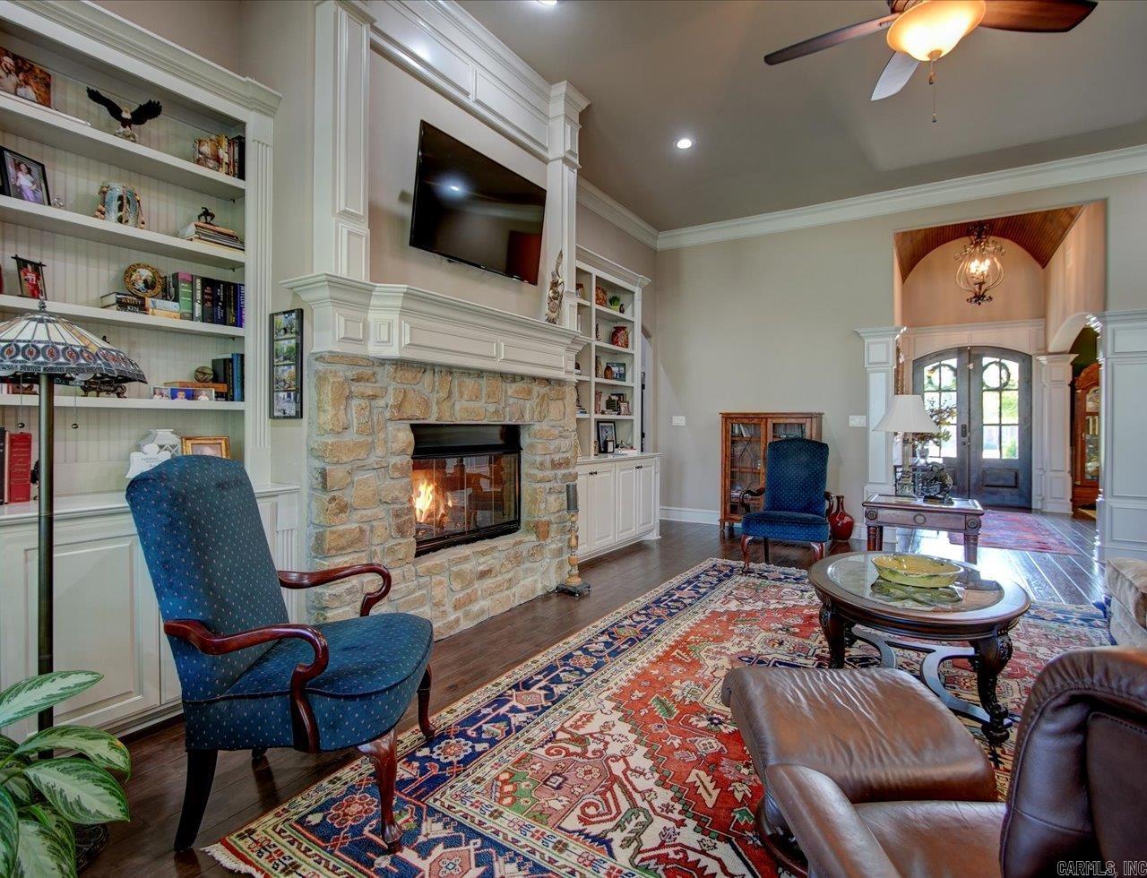 ARLINGTON PARK - Residential