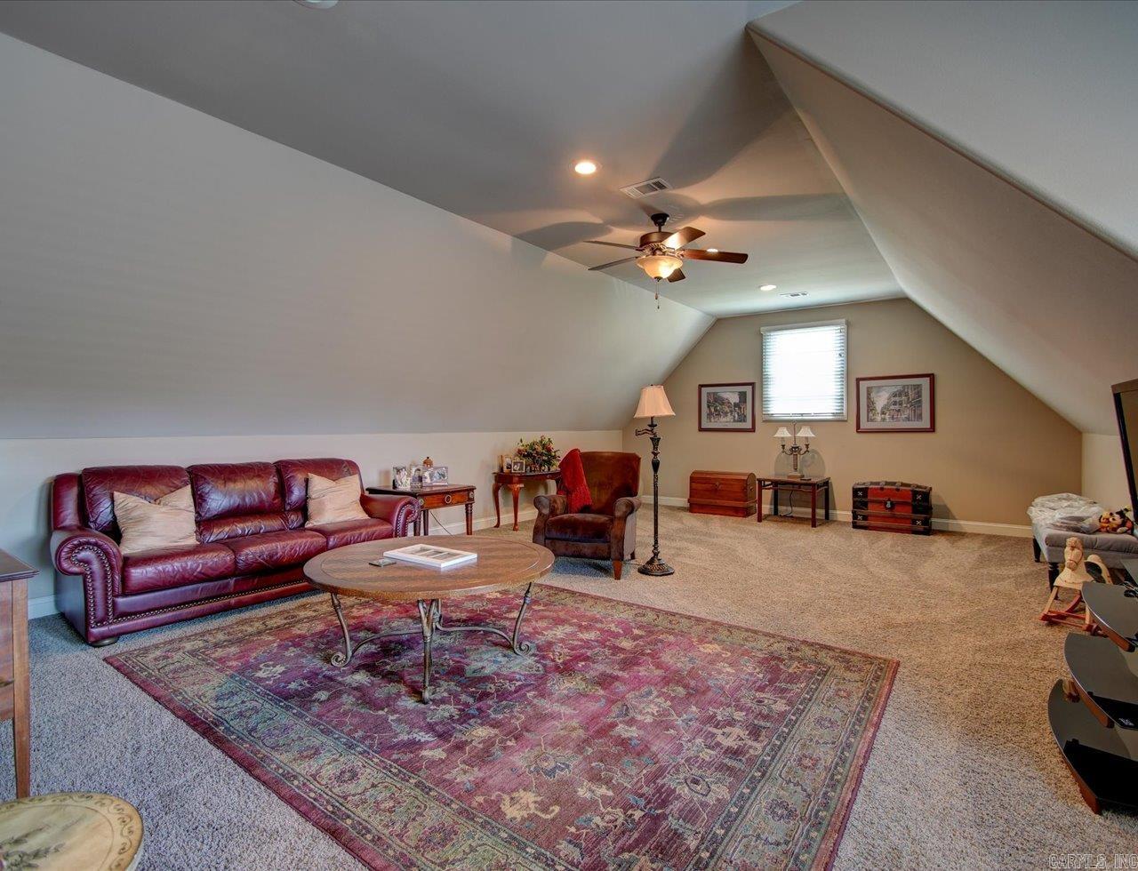 ARLINGTON PARK - Residential
