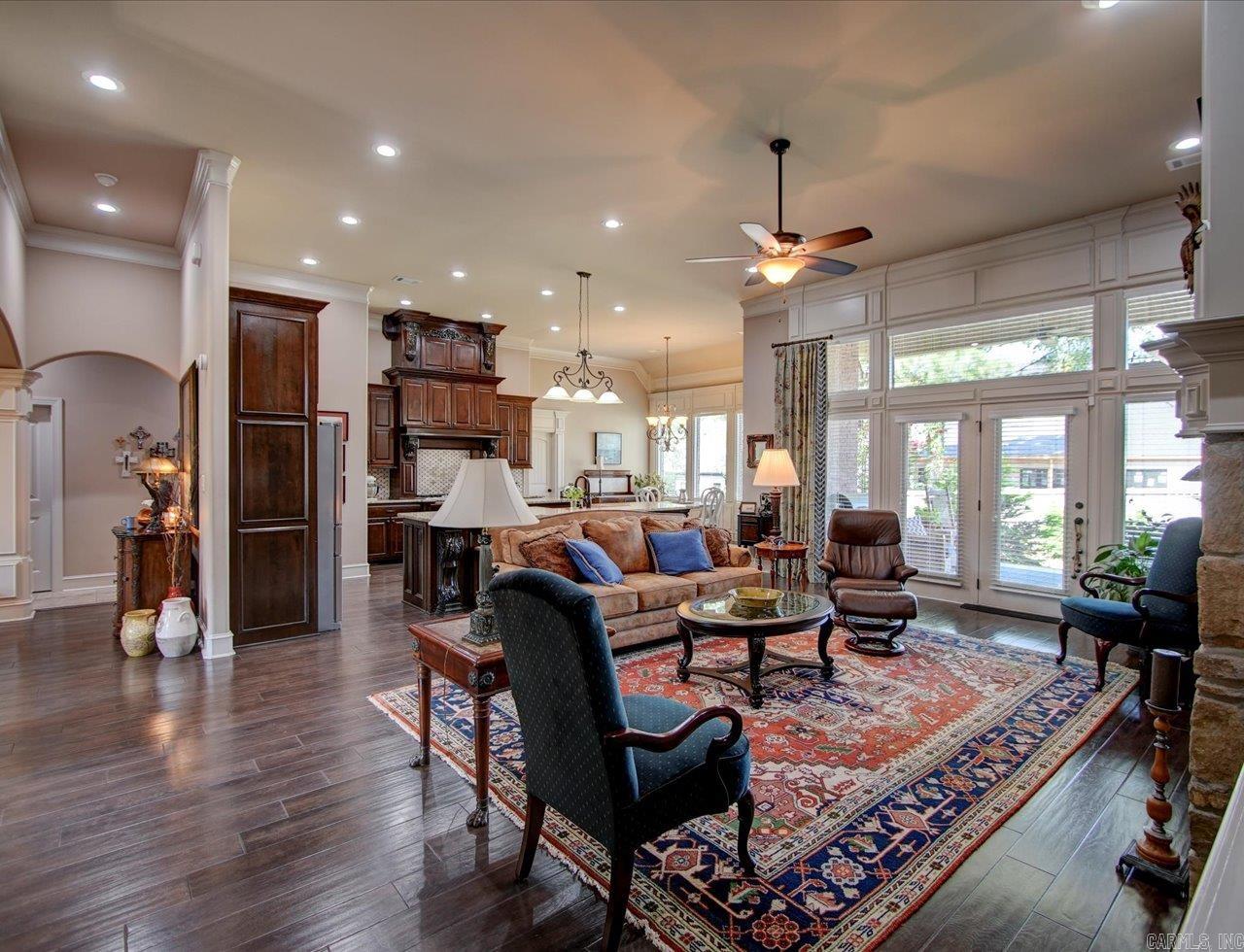 ARLINGTON PARK - Residential