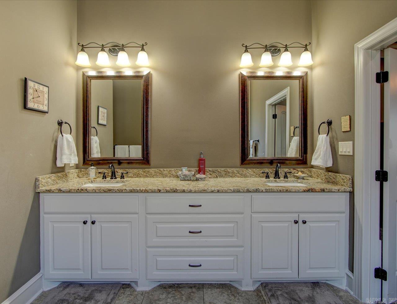 ARLINGTON PARK - Residential