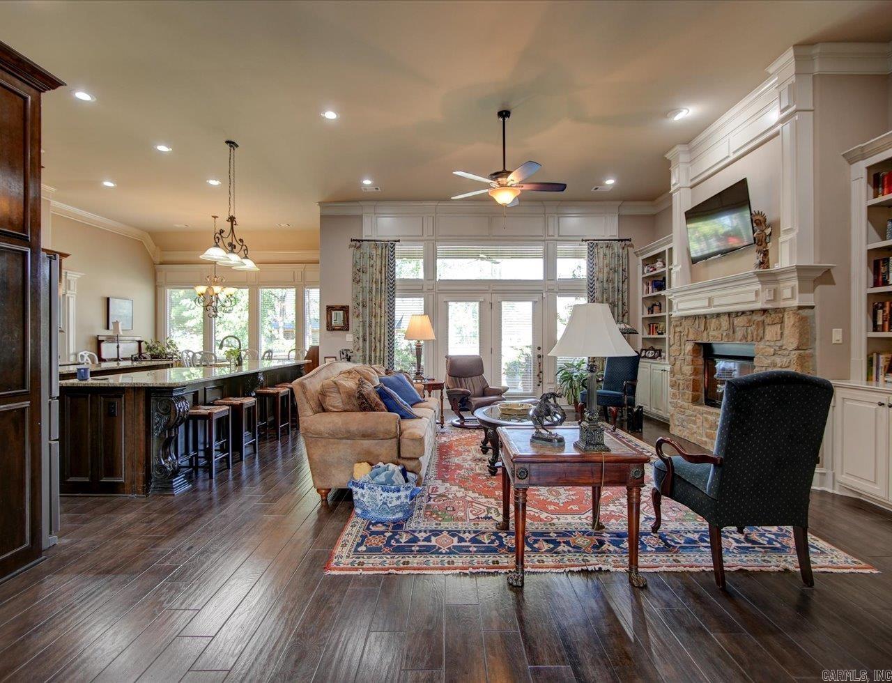 ARLINGTON PARK - Residential
