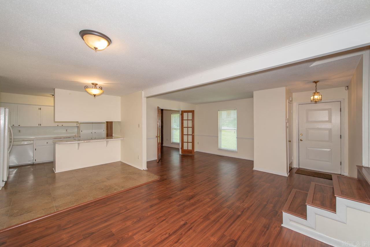 COUNTRY CLUB PARK - Residential