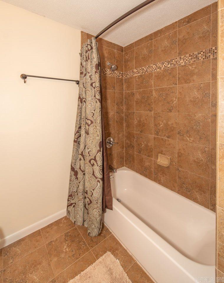 COUNTRY CLUB PARK - Residential