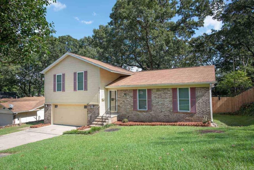 Beautiful, simply beautiful home with a large back yard 3br, 2ba, 1675 sq. ft. new carpet, paint, flooring move in ready. Close to golf course, tennis courts, trails and shopping.