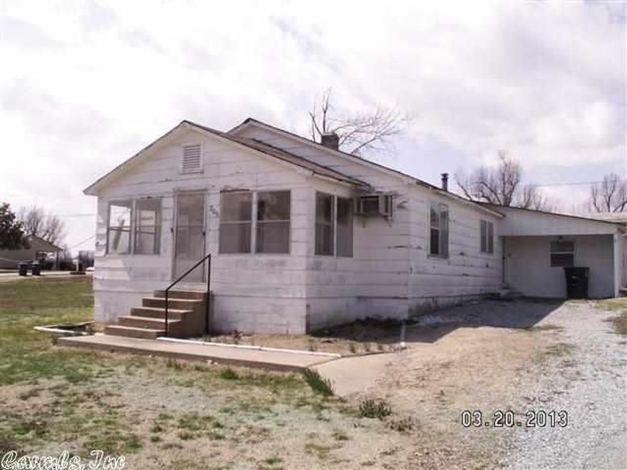 OLDER HOME, RECIENTLY TENANT OCCUPIED.  ON 3 LOTS.  LOTS OF KITCHEN CABINETS.  SUNROOM AT FRONT OF HOME.