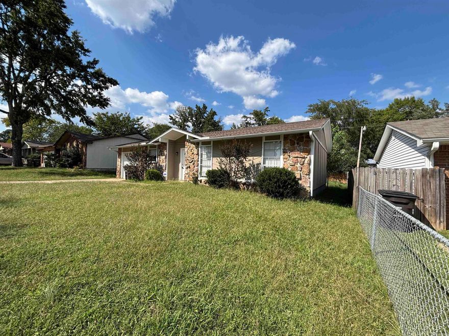 Calling all investors! Perfect opportunity to add to your portfolio. Sold "AS IS" agent please see remarks.