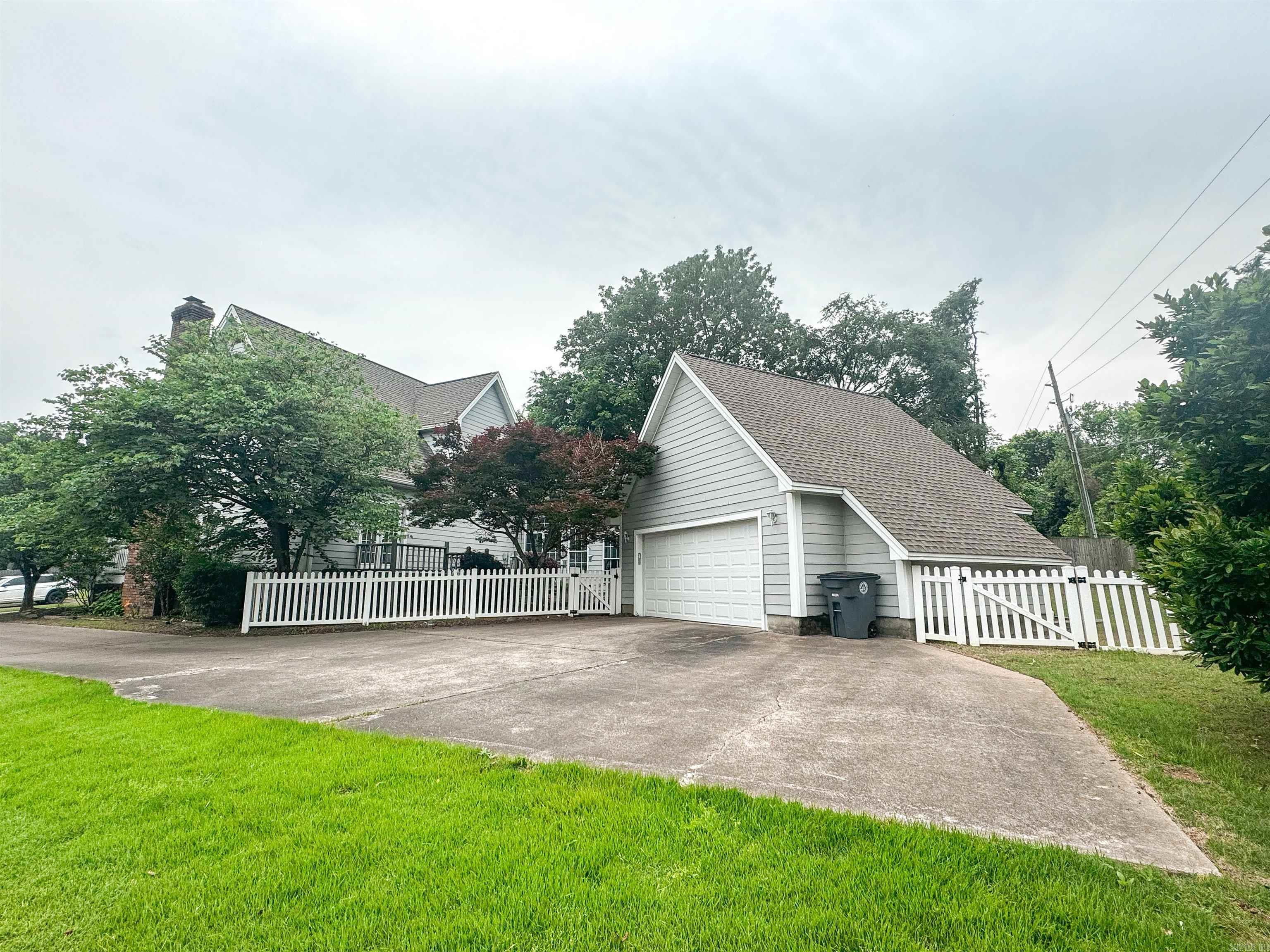 River Oakes Estates - Residential