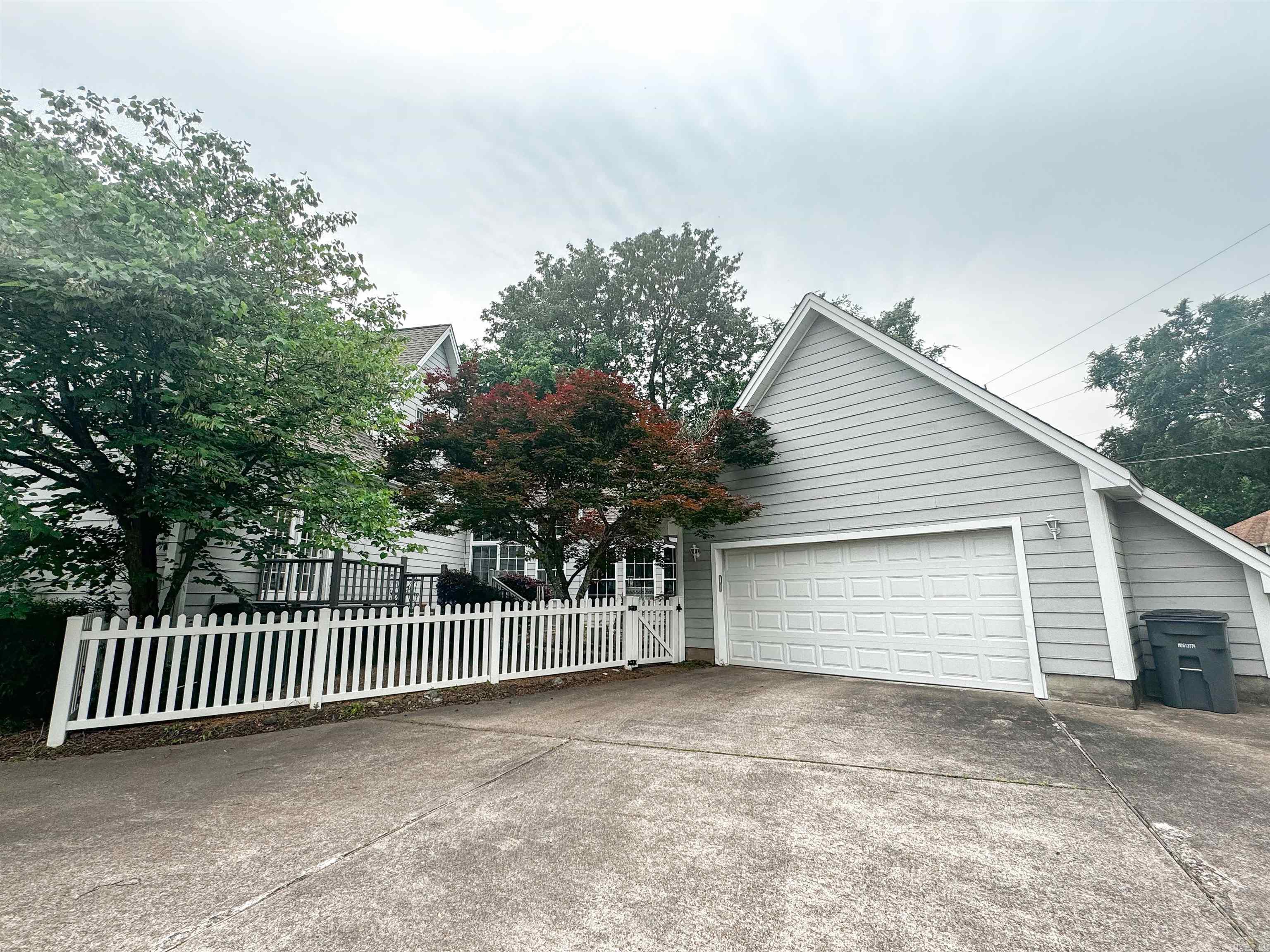 River Oakes Estates - Residential