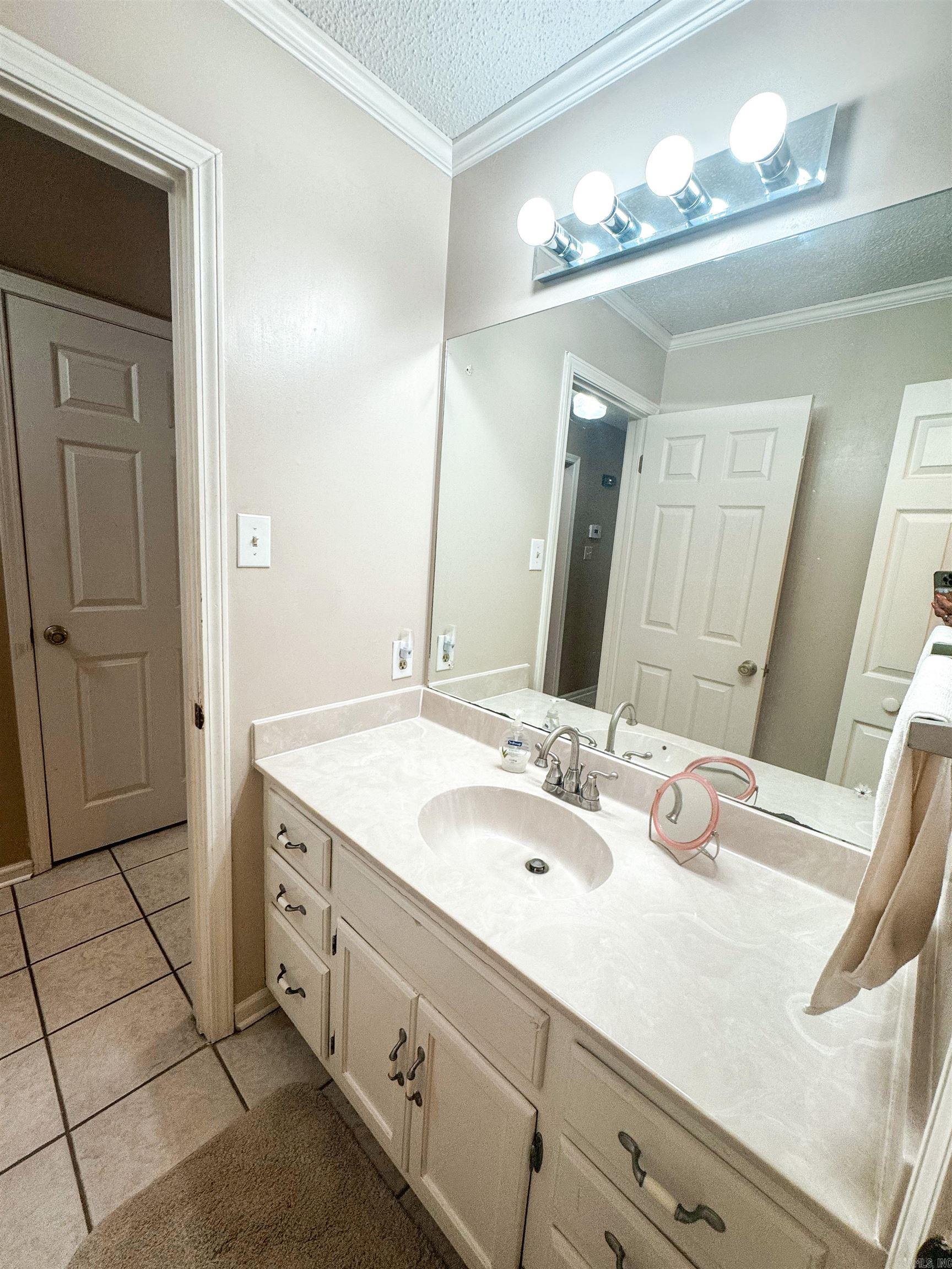 River Oakes Estates - Residential