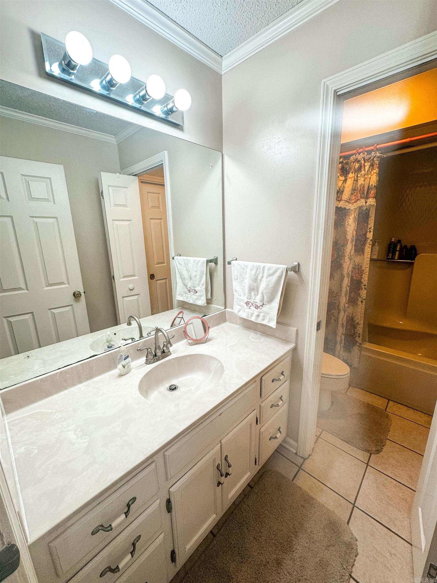 River Oakes Estates - Residential